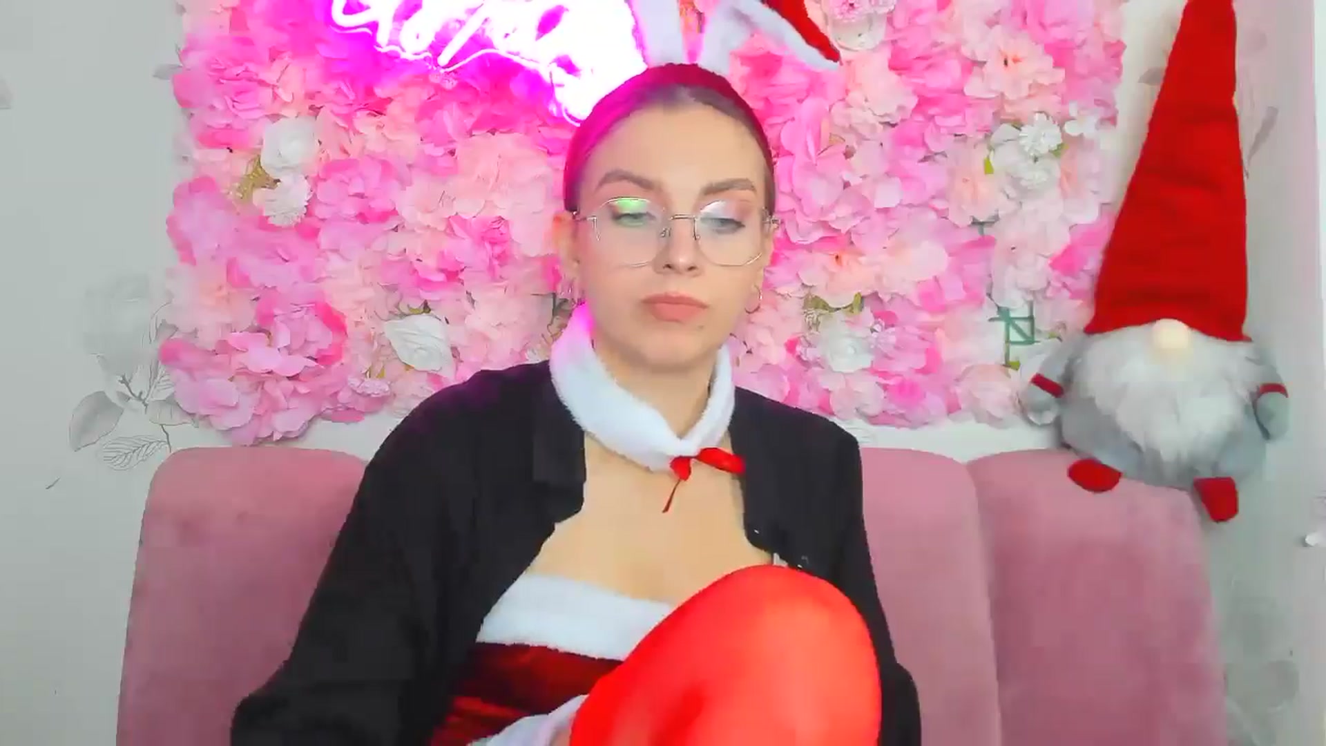 Gallery image thumbnail from SofiaLiub's myfreecams stream on, 12/21/2024, 11:54 image 12 of 20