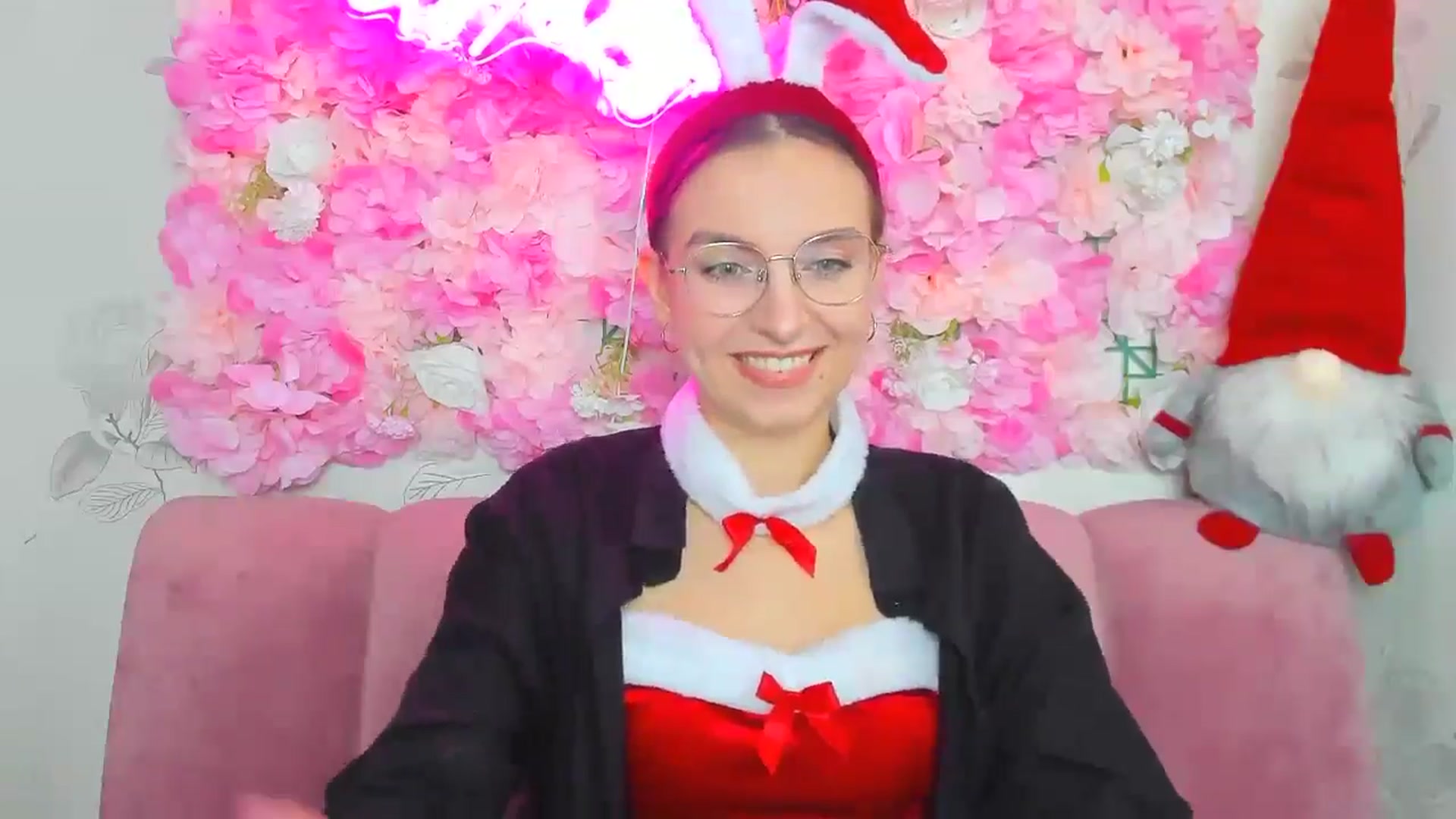 Gallery image thumbnail from SofiaLiub's myfreecams stream on, 12/21/2024, 12:28 image 7 of 20
