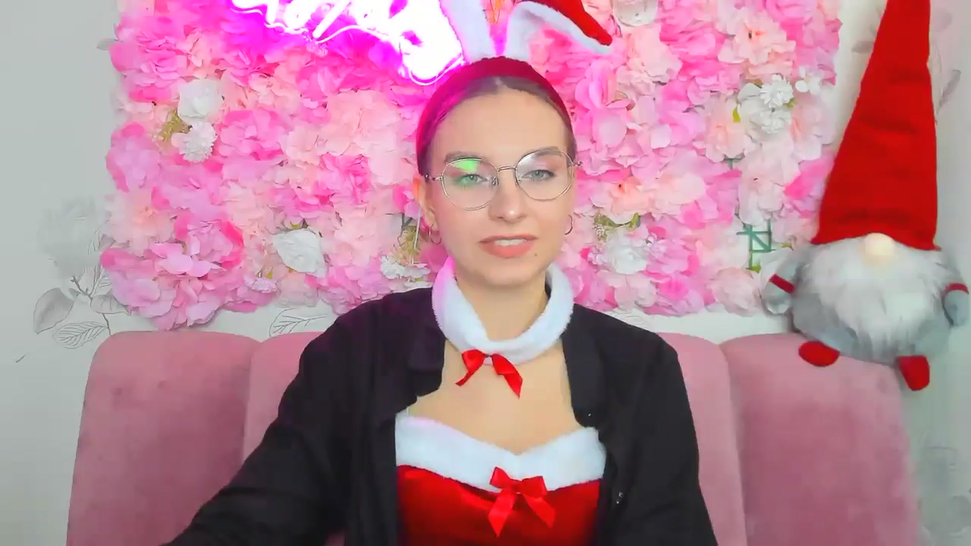 Gallery image thumbnail from SofiaLiub's myfreecams stream on, 12/21/2024, 12:28 image 8 of 20