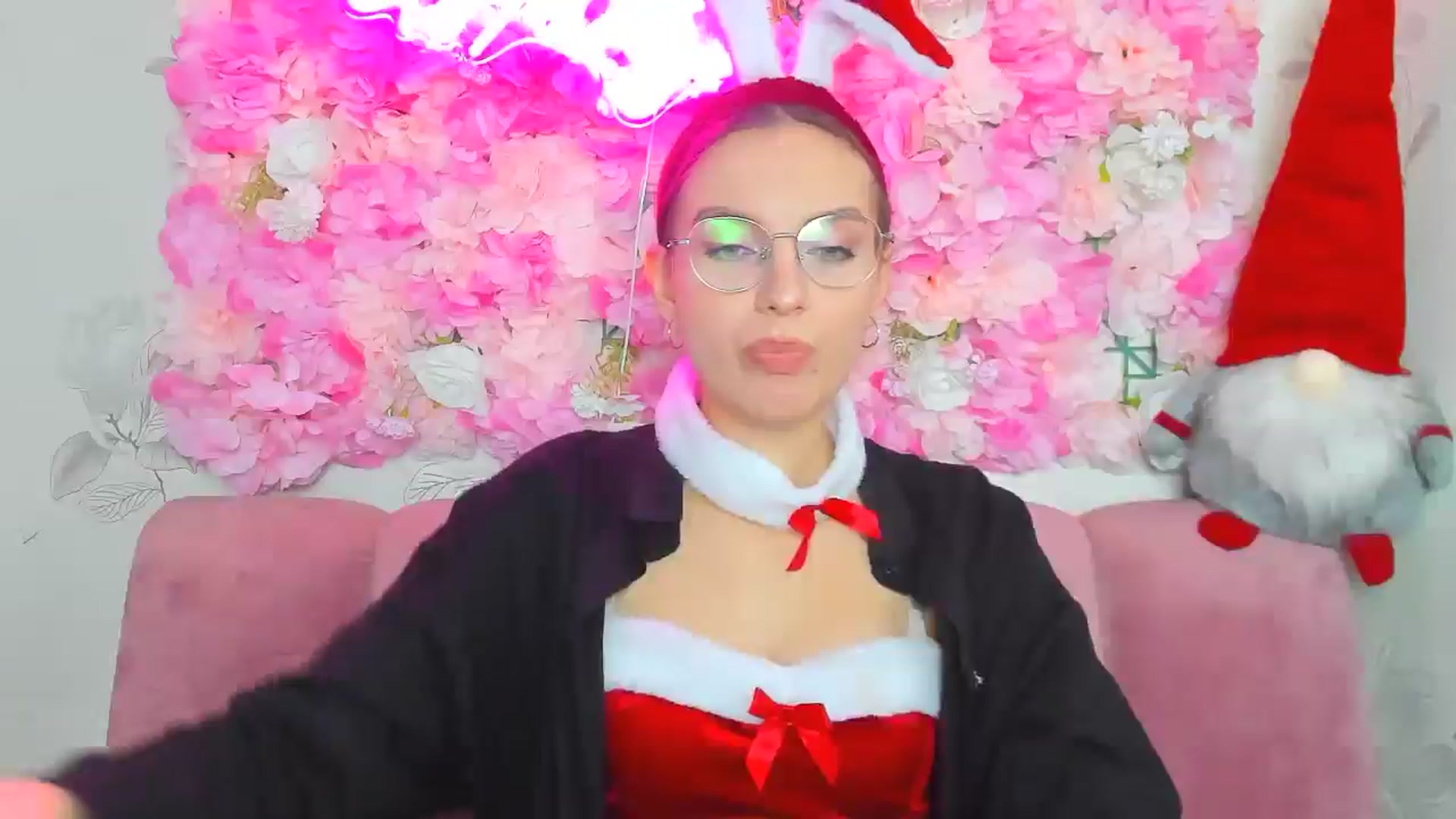 Gallery image thumbnail from SofiaLiub's myfreecams stream on, 12/21/2024, 12:28 image 11 of 20