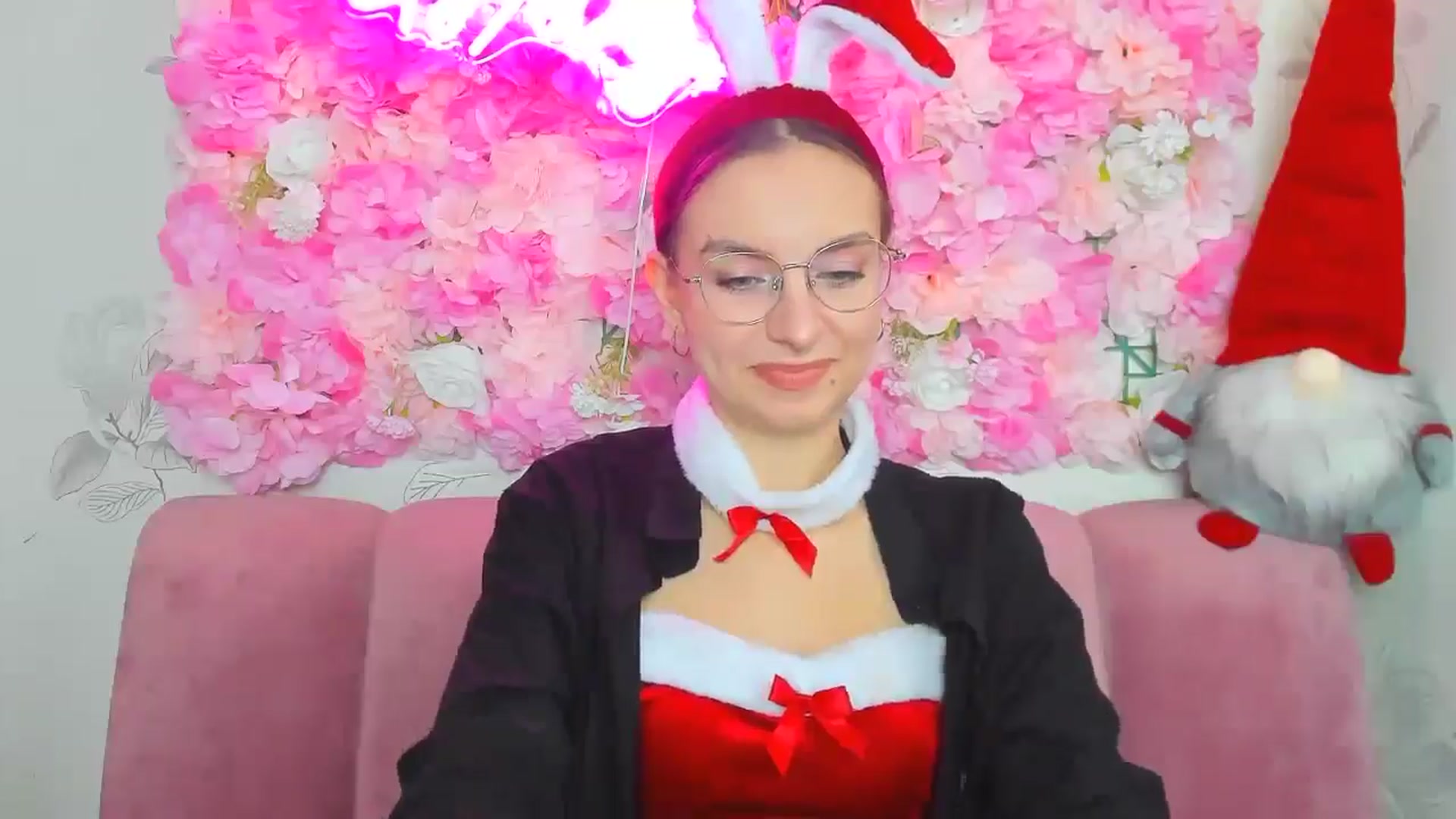 Gallery image thumbnail from SofiaLiub's myfreecams stream on, 12/21/2024, 12:28 image 9 of 20