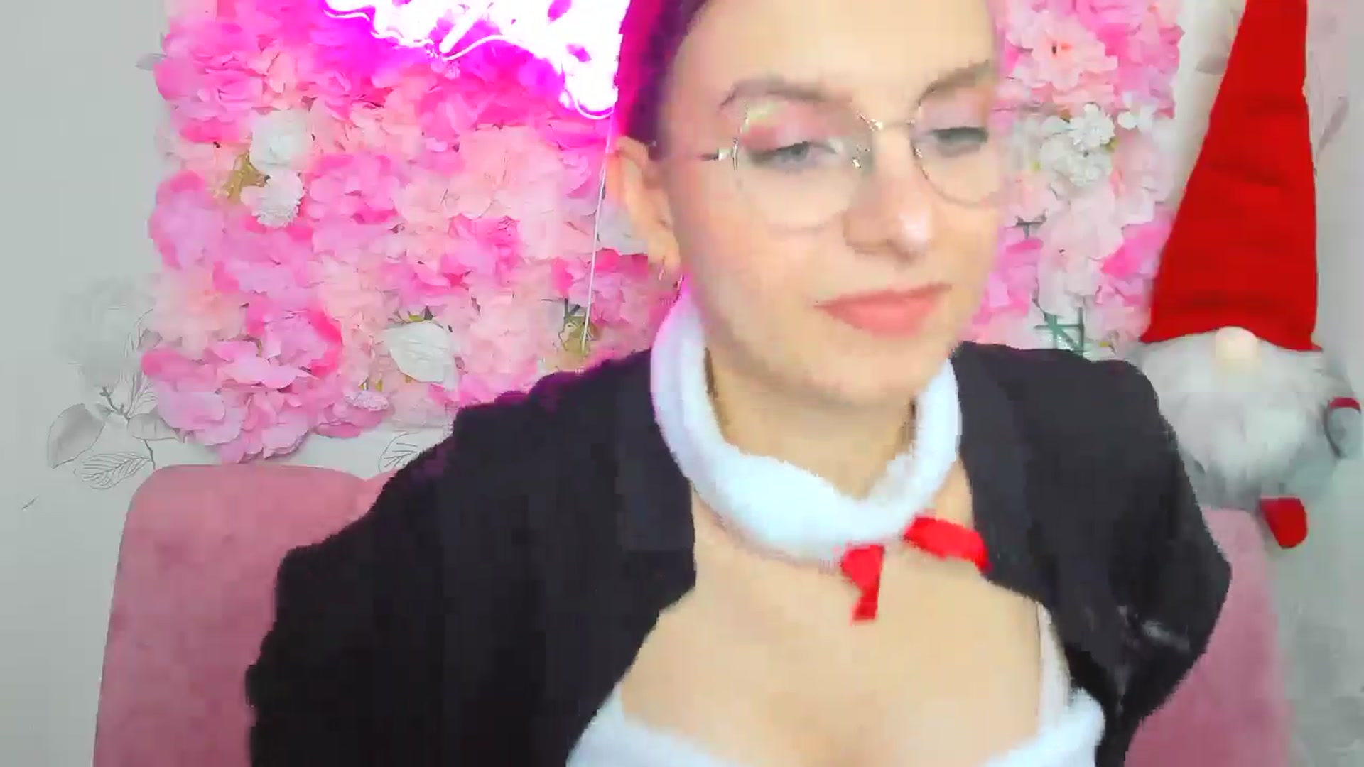 Gallery image thumbnail from SofiaLiub's myfreecams stream on, 12/21/2024, 12:28 image 17 of 20