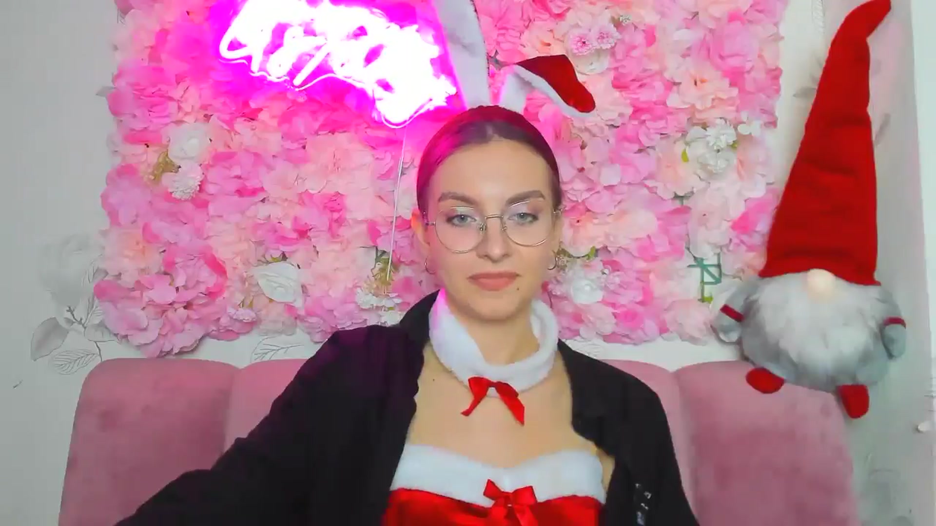Gallery image thumbnail from SofiaLiub's myfreecams stream on, 12/21/2024, 15:08 image 3 of 20