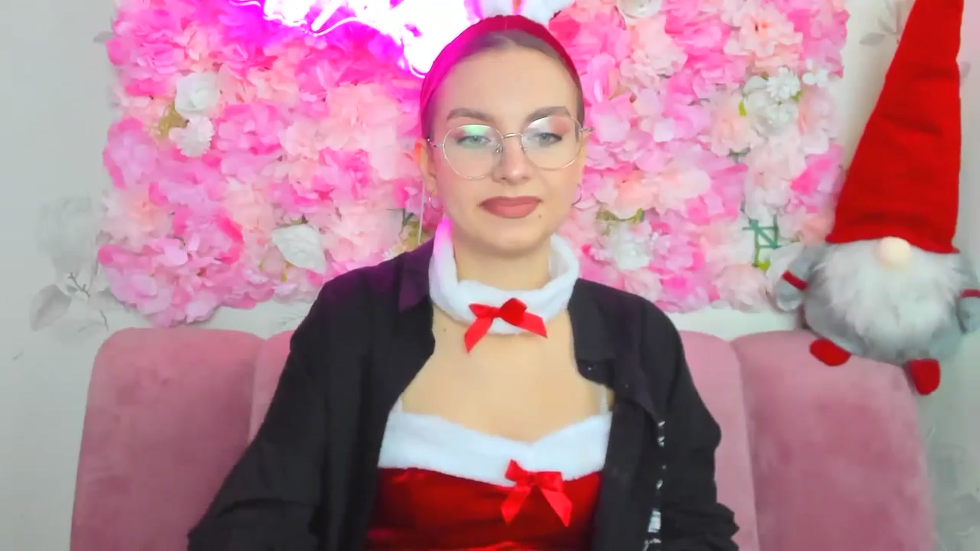 Gallery image thumbnail from SofiaLiub's myfreecams stream on, 12/22/2024, 12:43 image 4 of 20