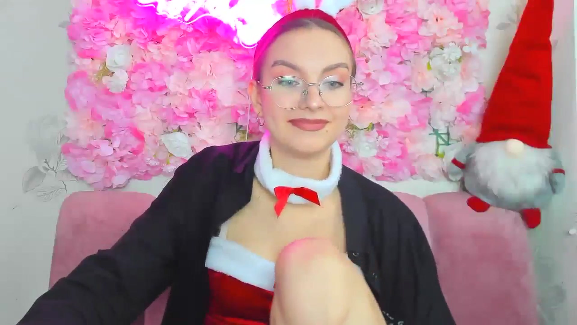 Gallery image thumbnail from SofiaLiub's myfreecams stream on, 12/22/2024, 12:43 image 13 of 20
