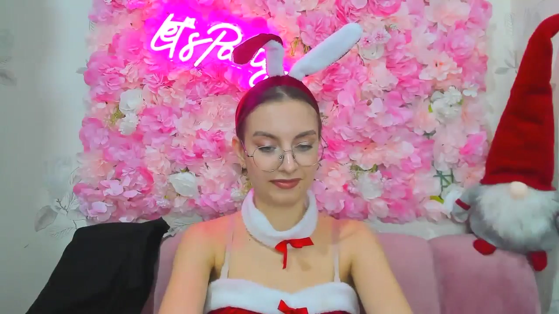 Gallery image thumbnail from SofiaLiub's myfreecams stream on, 12/22/2024, 13:32 image 7 of 20