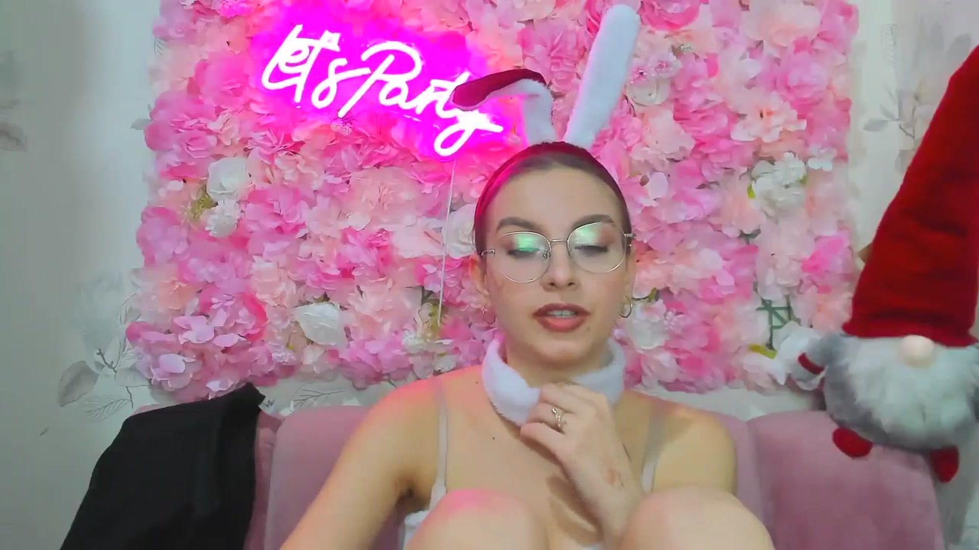 Gallery image thumbnail from SofiaLiub's myfreecams stream on, 12/22/2024, 13:32 image 19 of 20