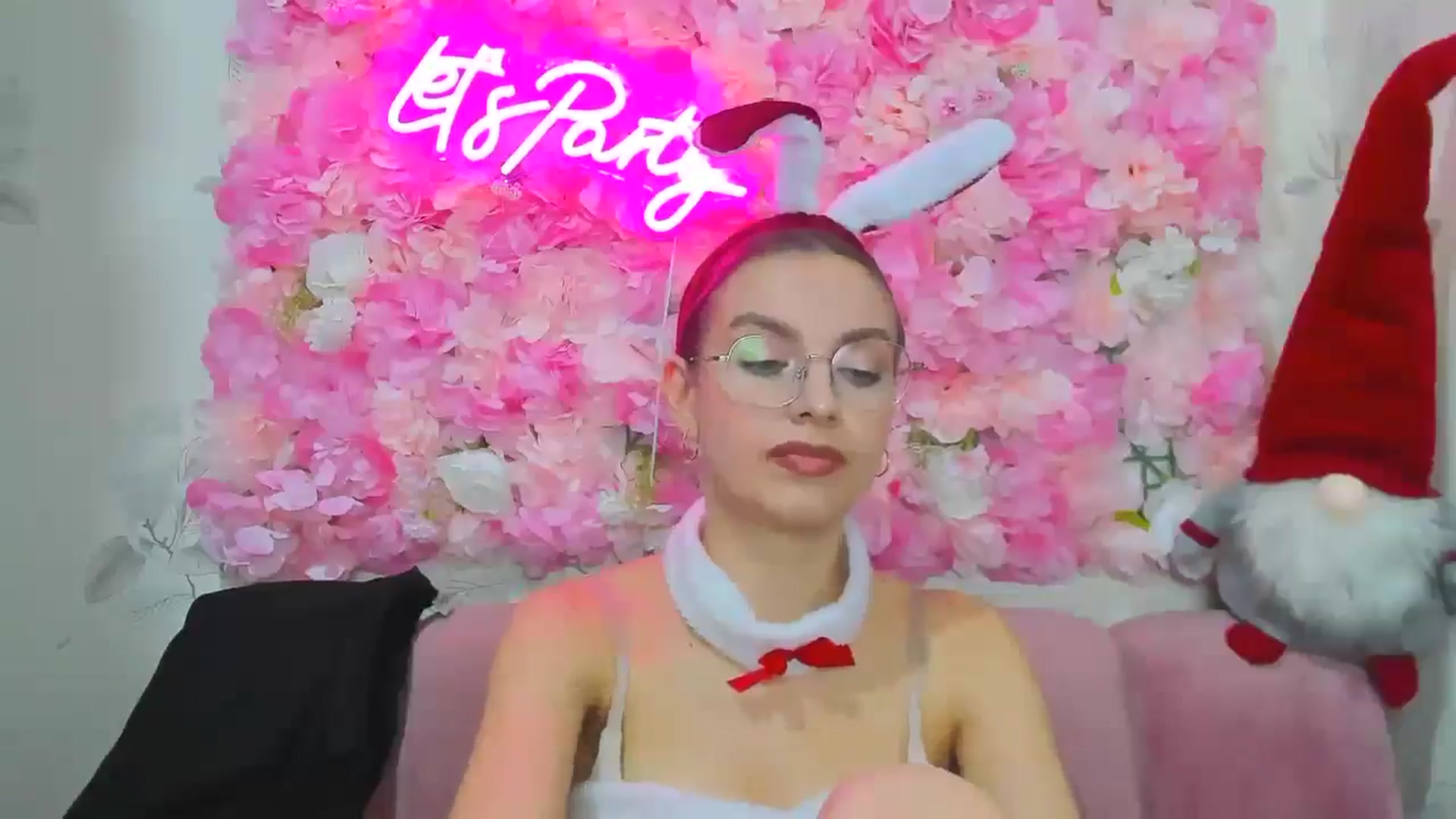 Gallery image thumbnail from SofiaLiub's myfreecams stream on, 12/22/2024, 13:32 image 11 of 20