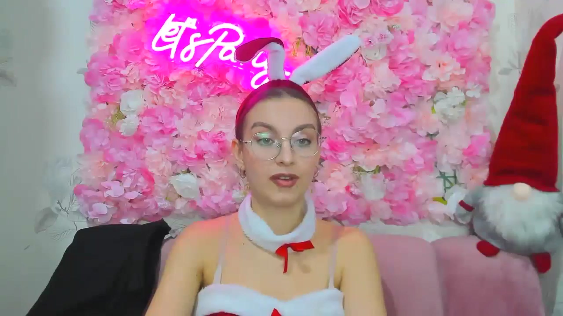 Gallery image thumbnail from SofiaLiub's myfreecams stream on, 12/22/2024, 13:32 image 9 of 20