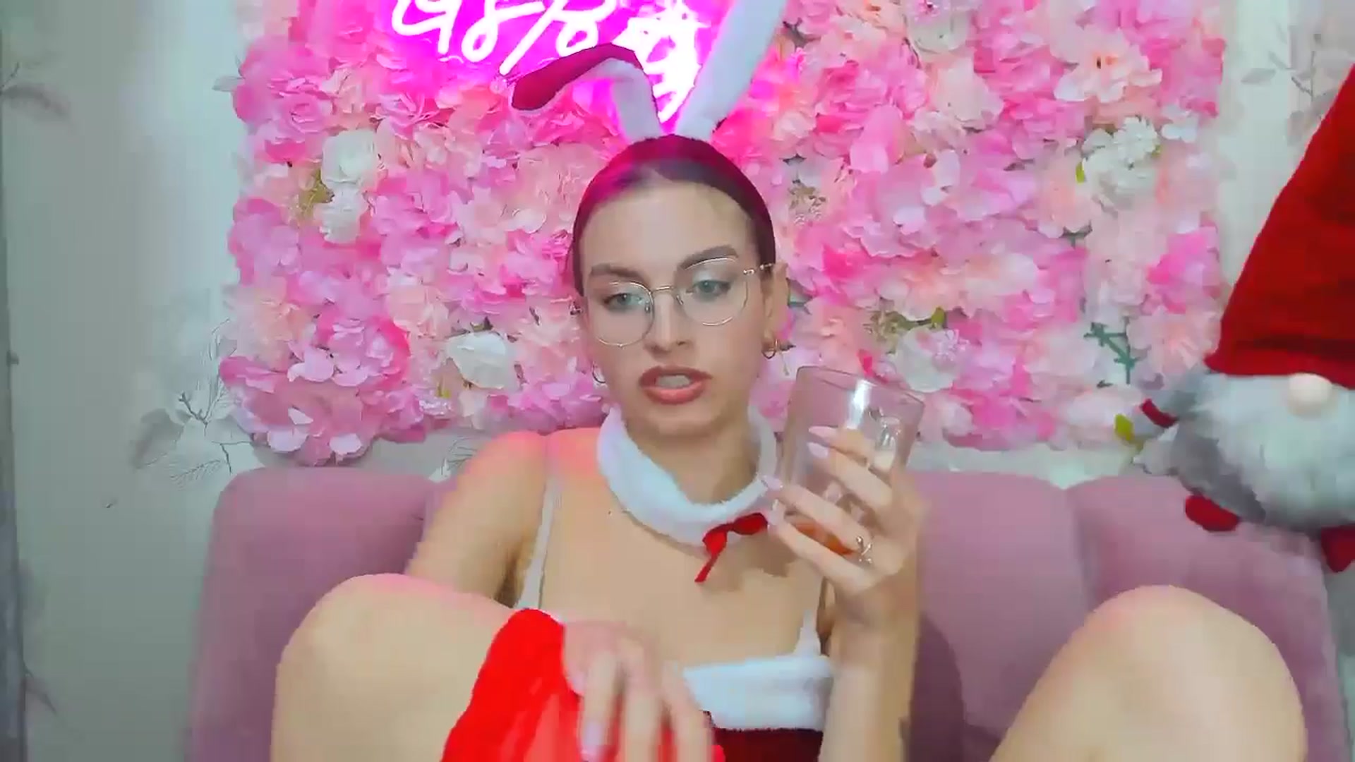 Gallery image thumbnail from SofiaLiub's myfreecams stream on, 12/22/2024, 14:27 image 18 of 20