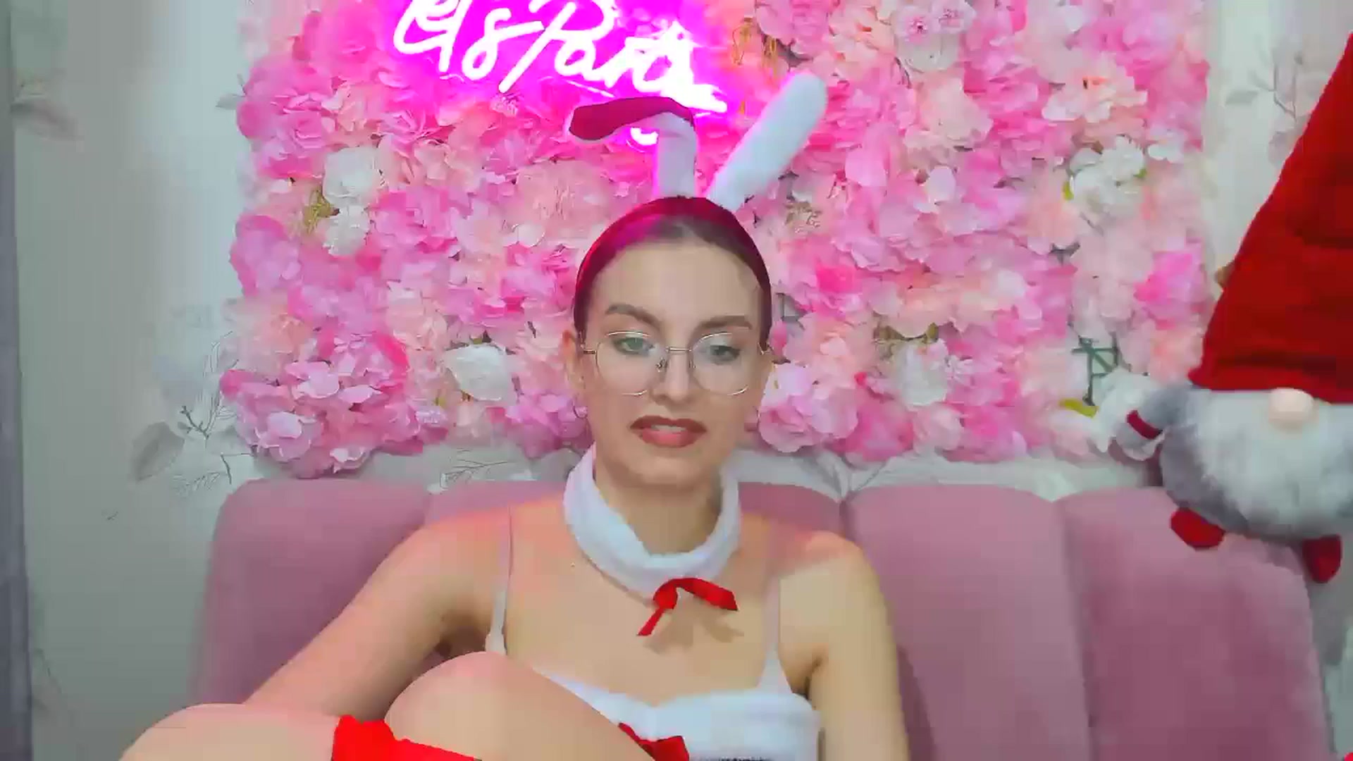Gallery image thumbnail from SofiaLiub's myfreecams stream on, 12/22/2024, 14:27 image 6 of 20