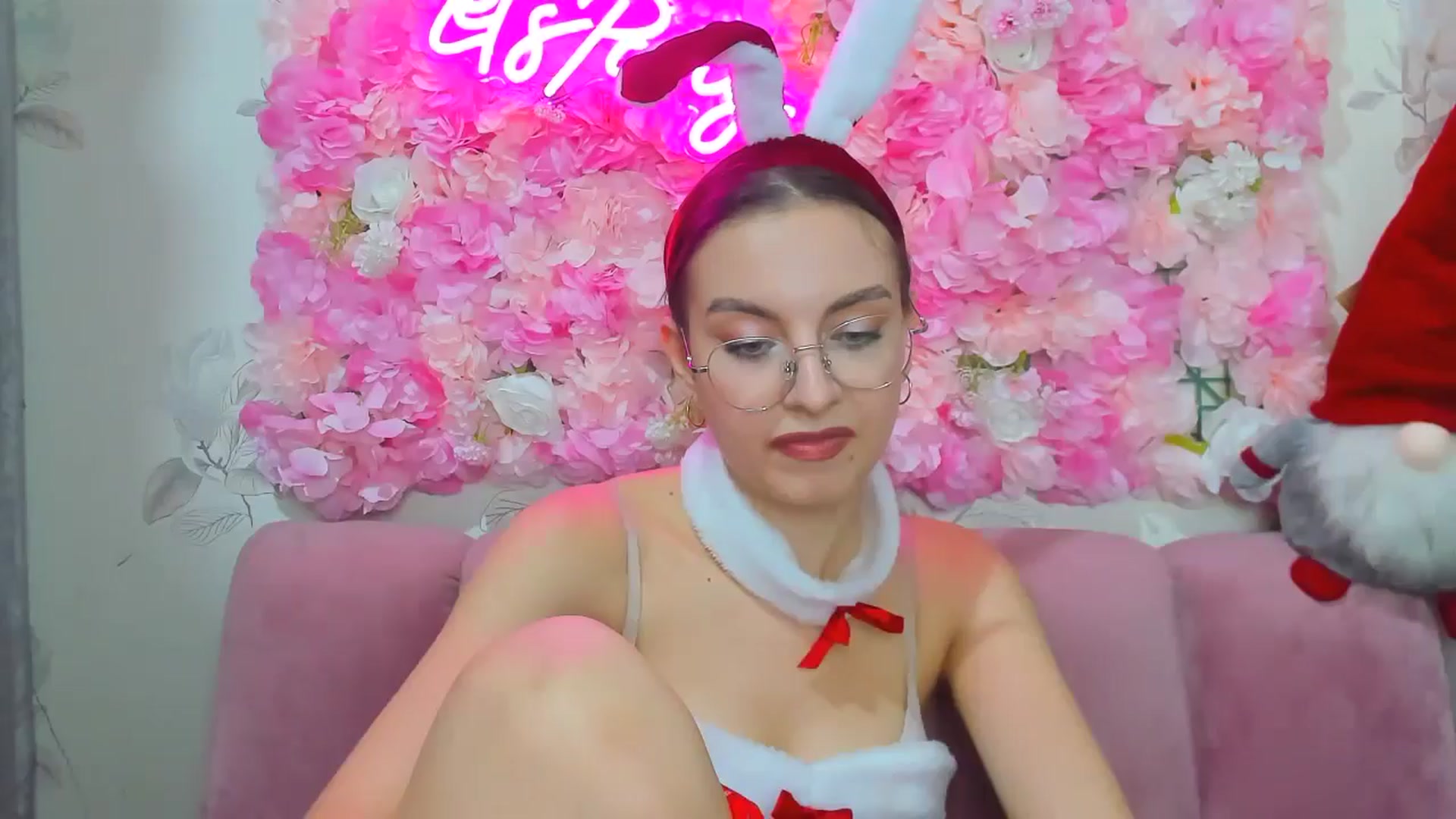 Gallery image thumbnail from SofiaLiub's myfreecams stream on, 12/22/2024, 14:27 image 7 of 20