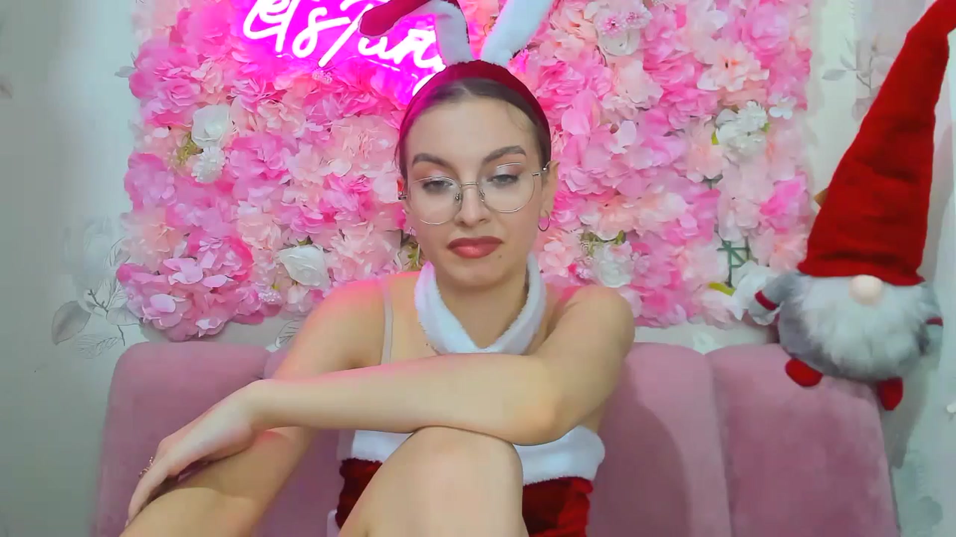 Gallery image thumbnail from SofiaLiub's myfreecams stream on, 12/22/2024, 14:27 image 3 of 20