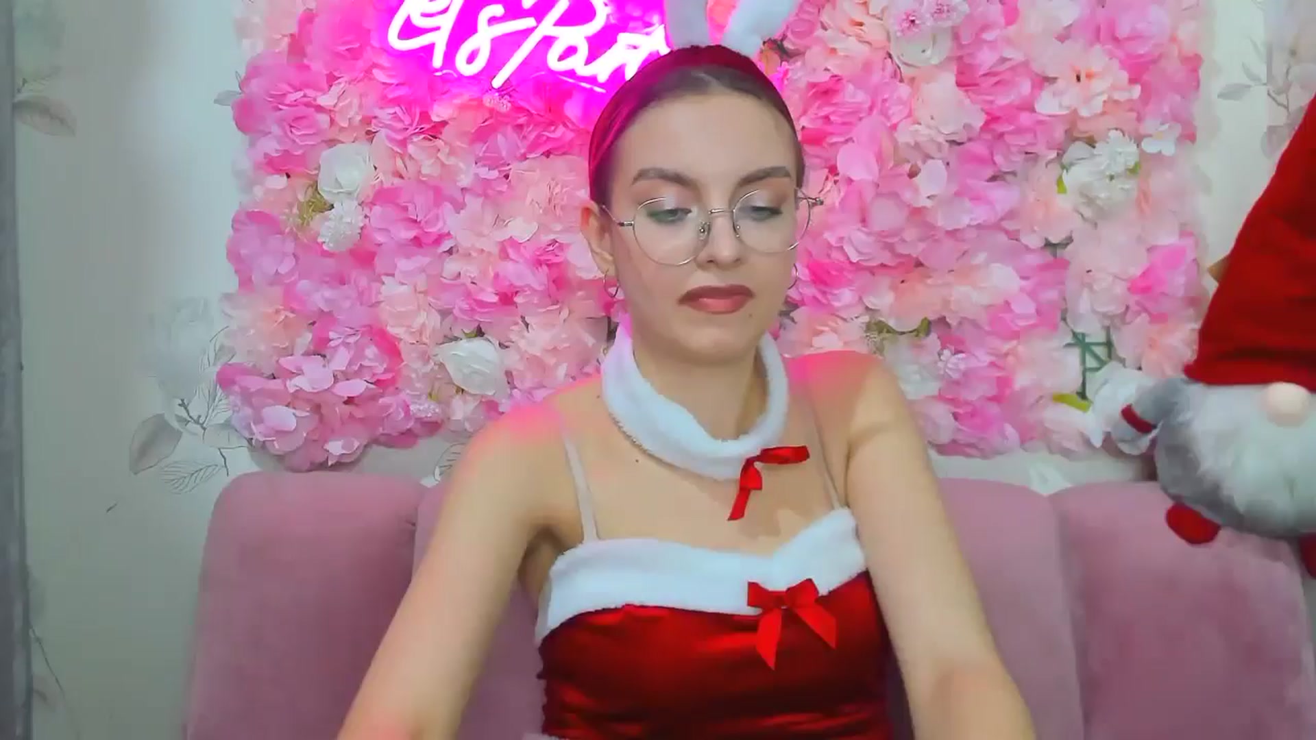 Gallery image thumbnail from SofiaLiub's myfreecams stream on, 12/22/2024, 14:27 image 8 of 20
