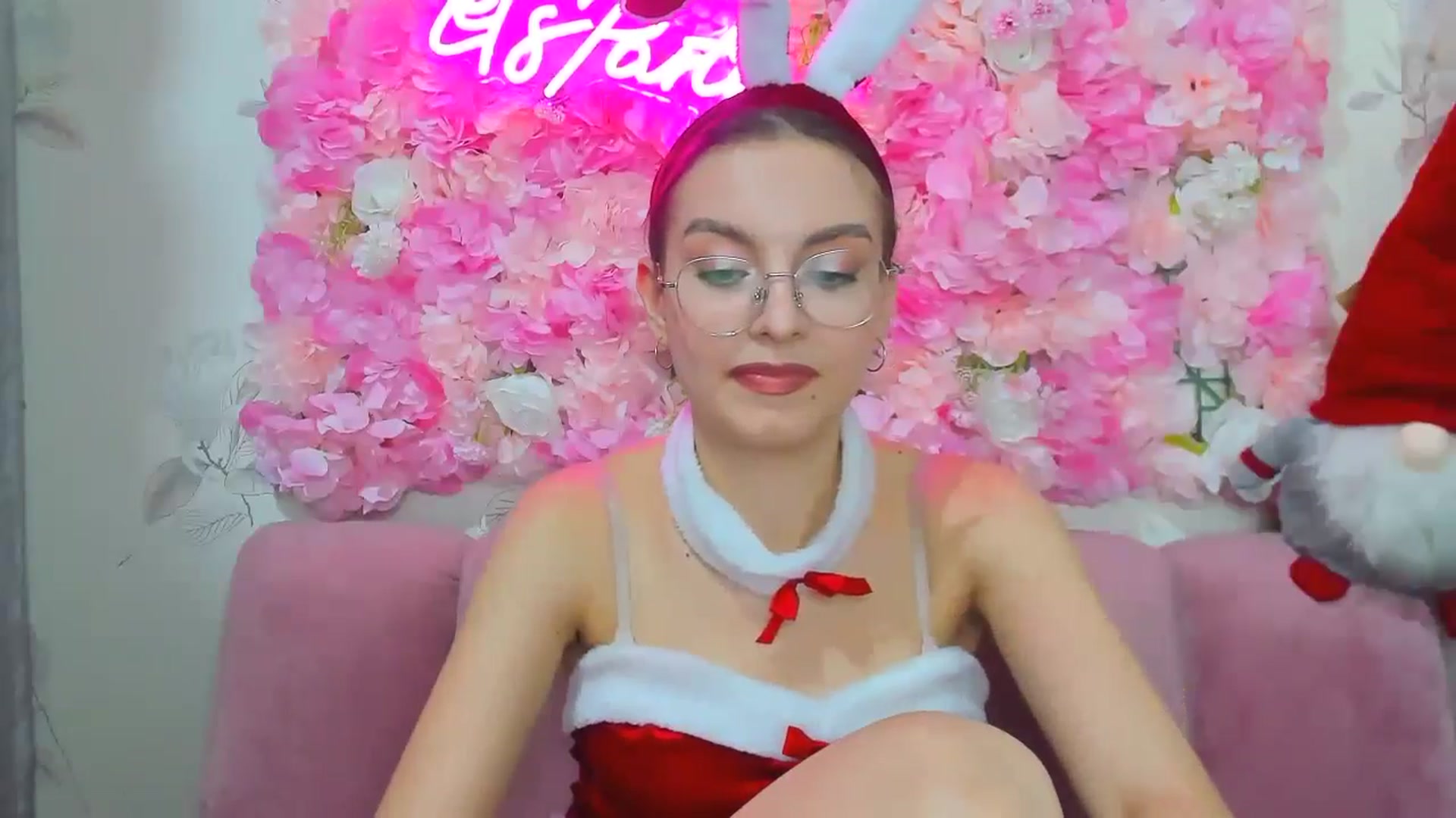 Gallery image thumbnail from SofiaLiub's myfreecams stream on, 12/22/2024, 14:27 image 9 of 20
