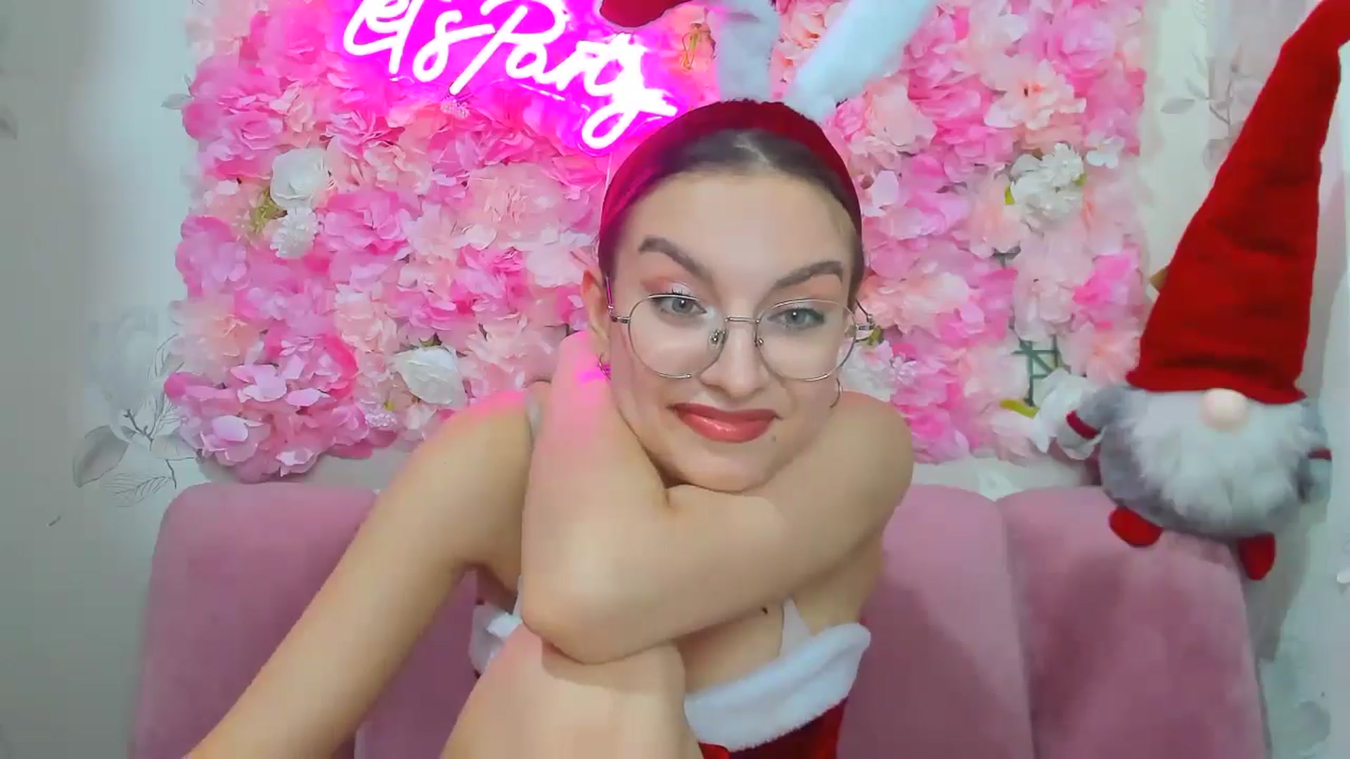 Gallery image thumbnail from SofiaLiub's myfreecams stream on, 12/22/2024, 14:27 image 2 of 20