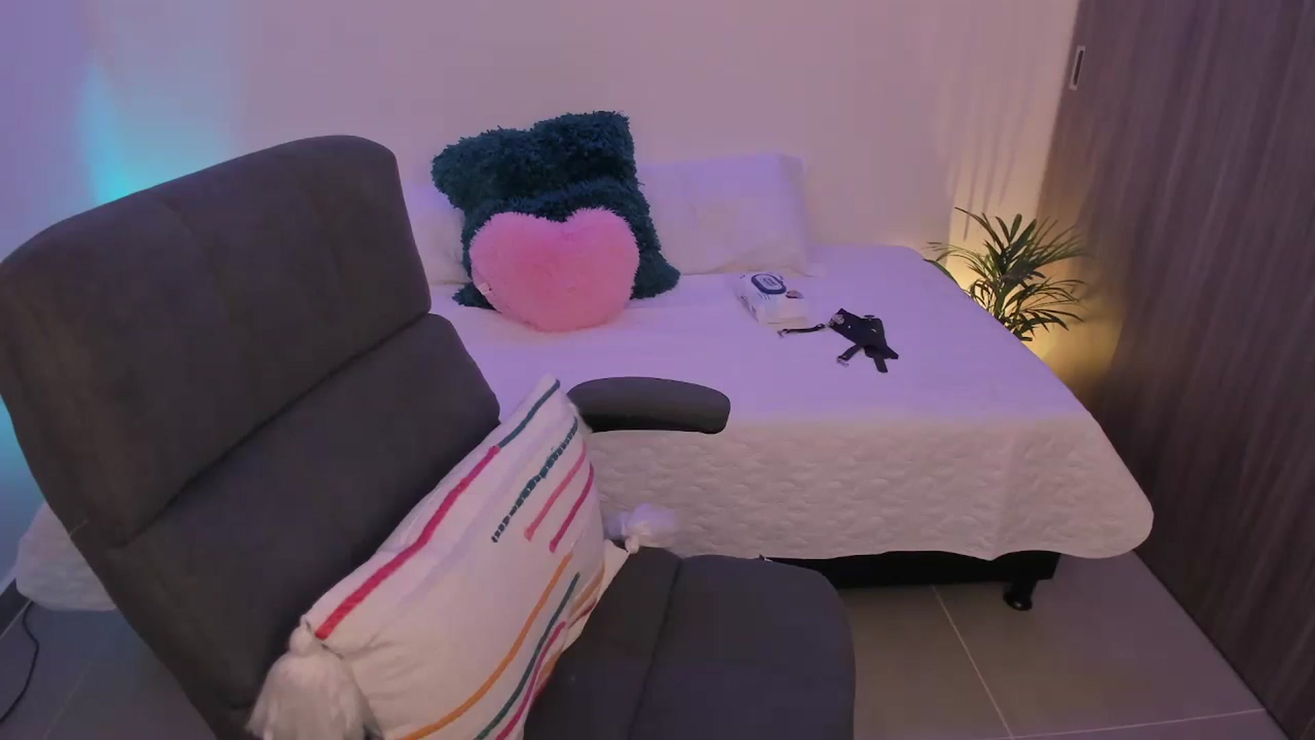 Gallery image thumbnail from SofiaMoon_'s myfreecams stream on, 01/18/2024, 02:33 image 13 of 20