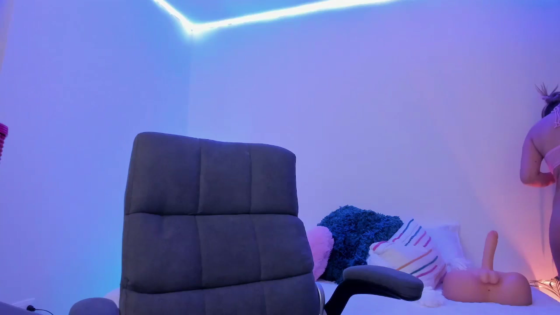 Gallery image thumbnail from SofiaMoon_'s myfreecams stream on, 01/23/2024, 03:08 image 19 of 20