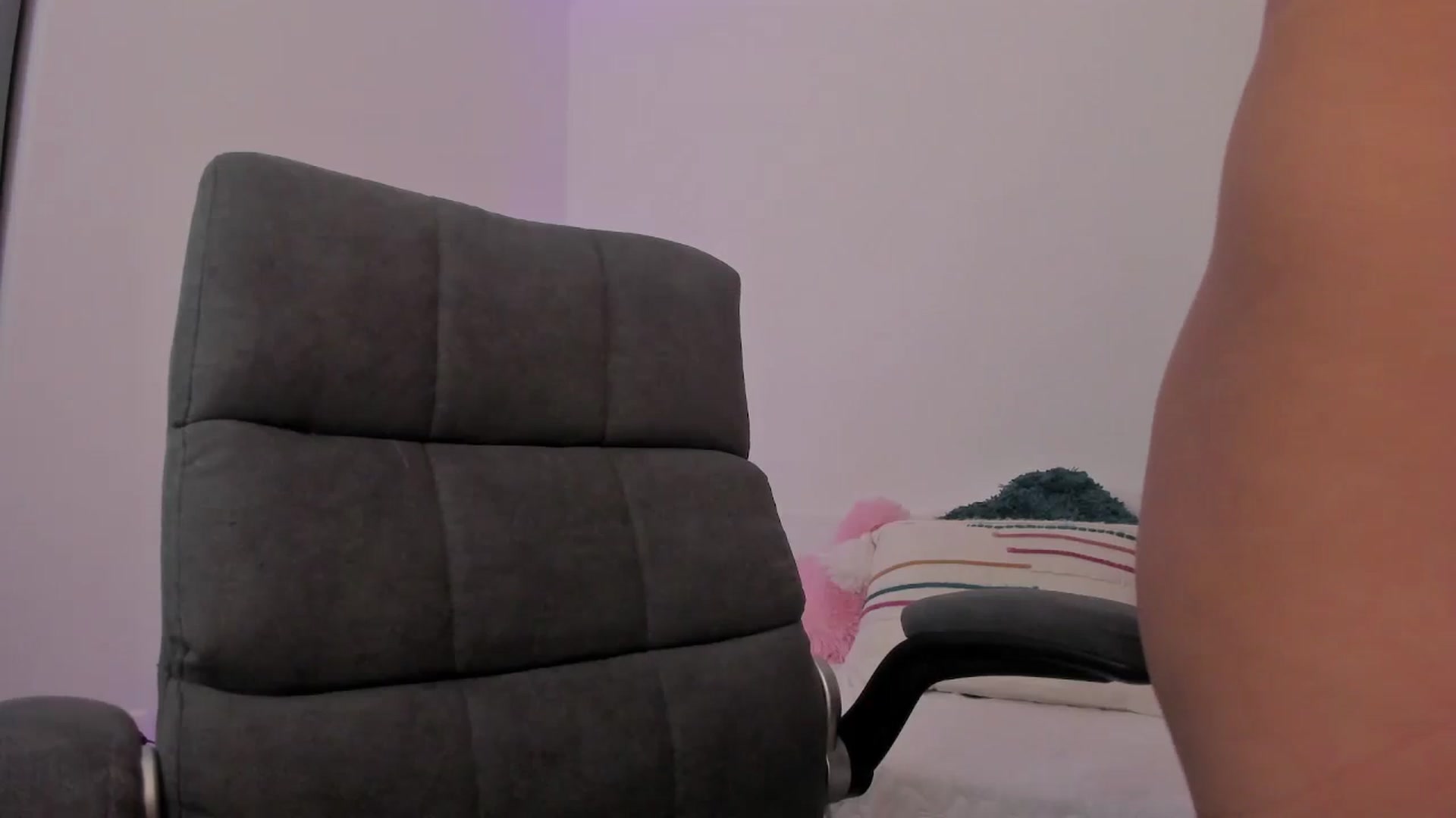 Gallery image thumbnail from SofiaMoon_'s myfreecams stream on, 02/04/2024, 03:07 image 19 of 20