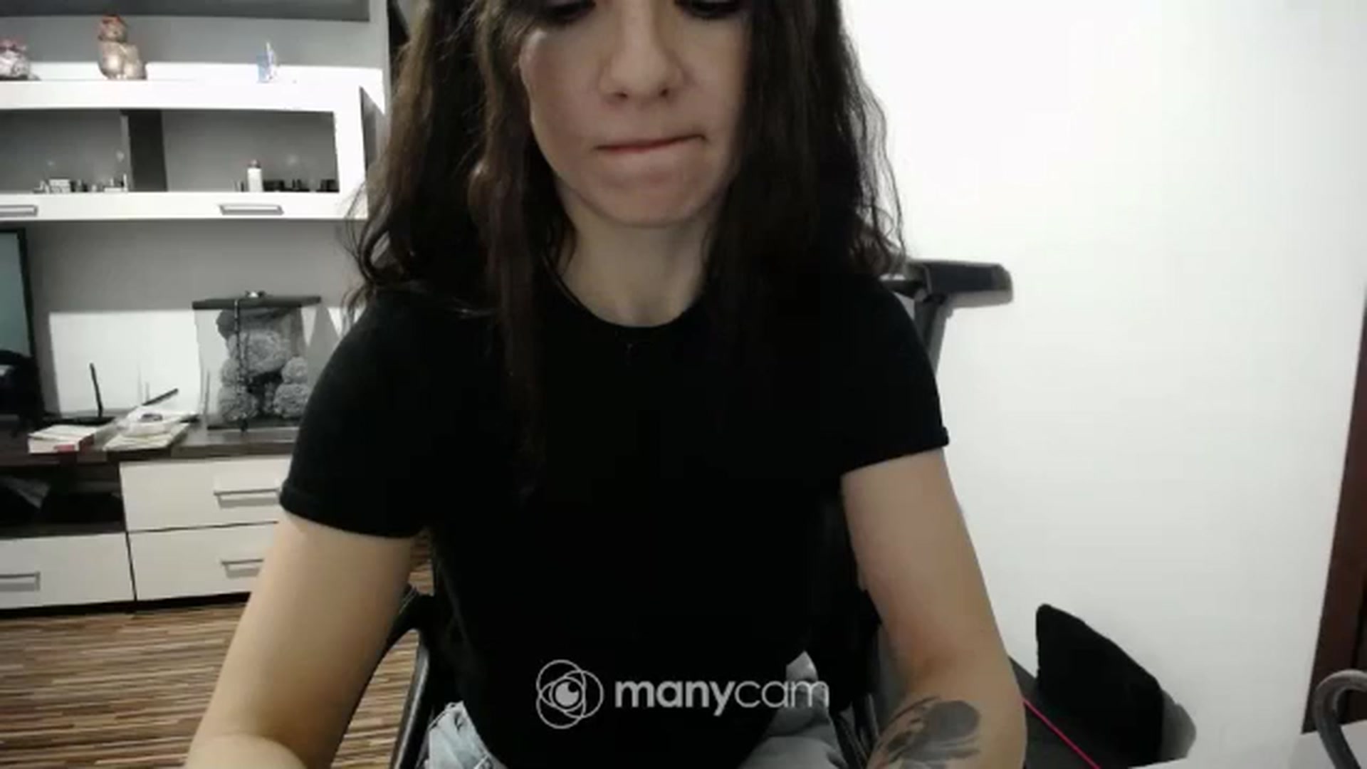 Gallery image thumbnail from SofiaS1_3's myfreecams stream on, 03/23/2025, 12:42 image 5 of 20