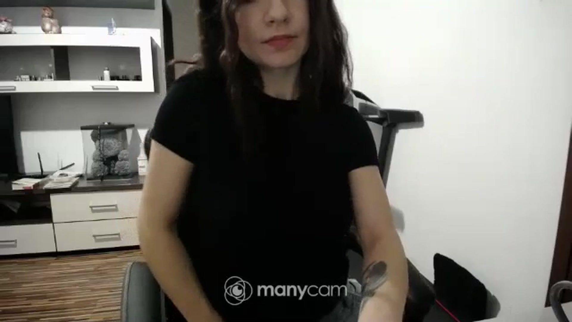 Gallery image thumbnail from SofiaS1_3's myfreecams stream on, 03/23/2025, 12:42 image 9 of 20