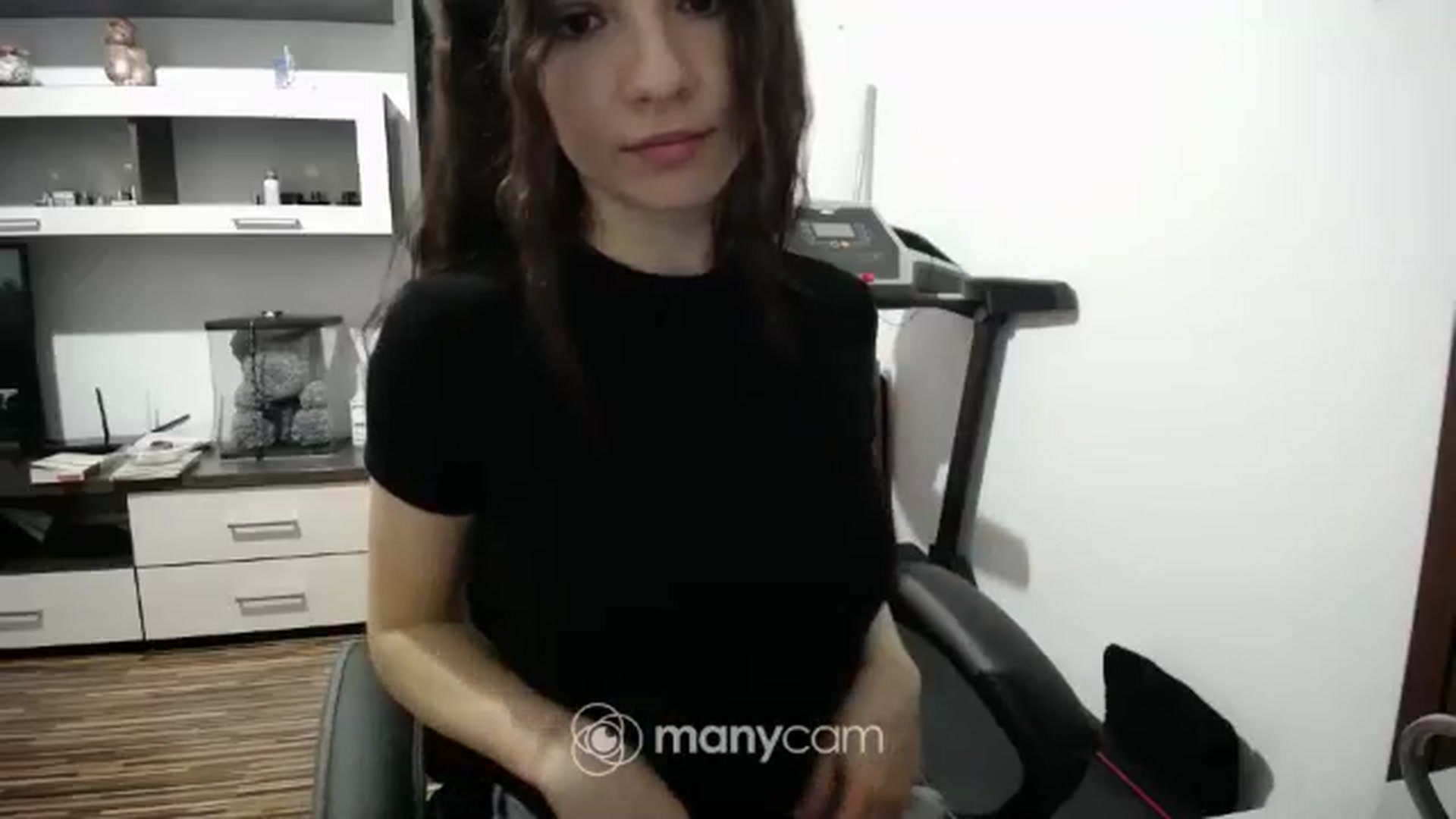 Gallery image thumbnail from SofiaS1_3's myfreecams stream on, 03/23/2025, 12:42 image 14 of 20