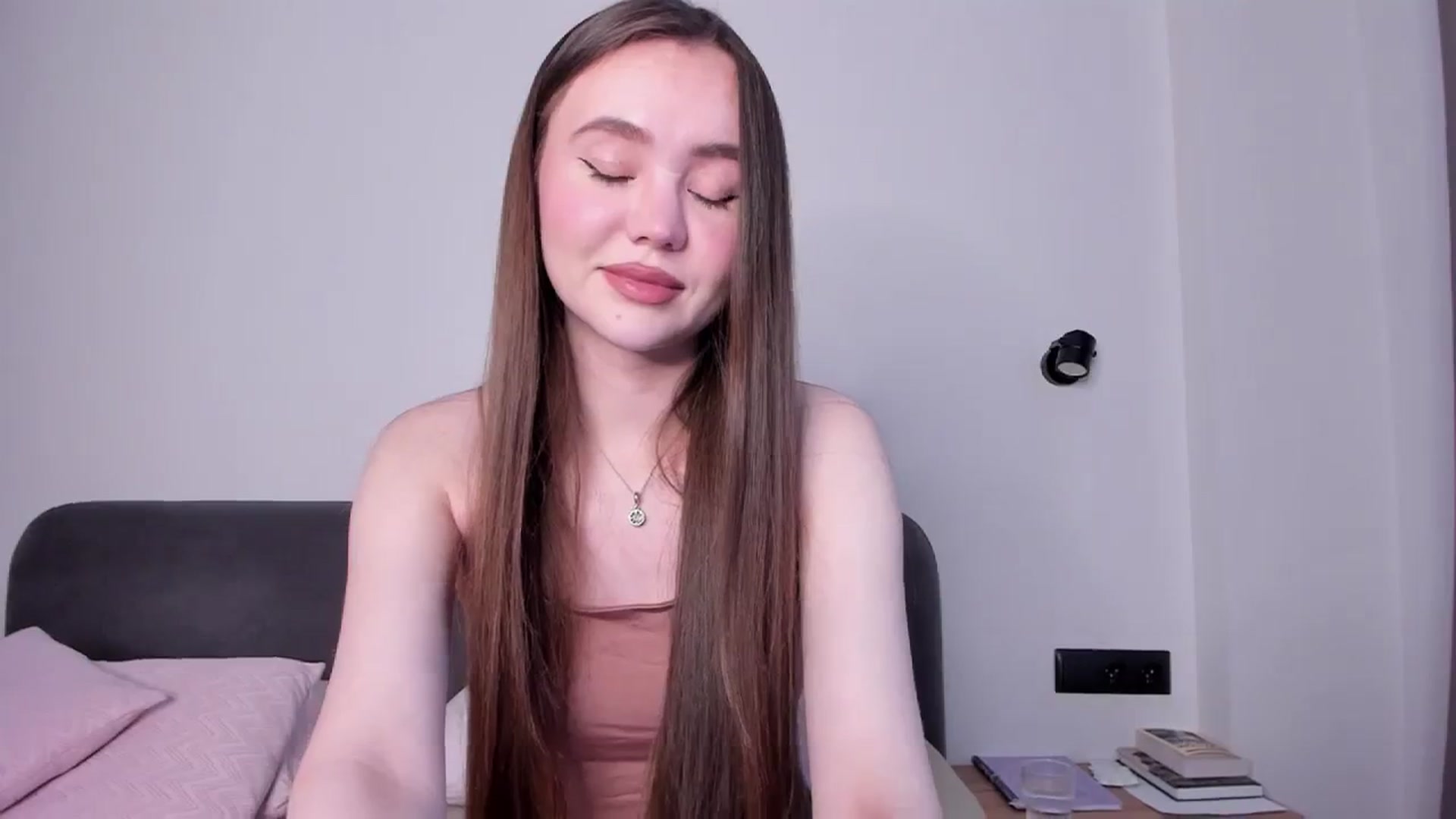 Gallery image thumbnail from SofiaShy's myfreecams stream on, 12/11/2023, 10:29 image 18 of 20