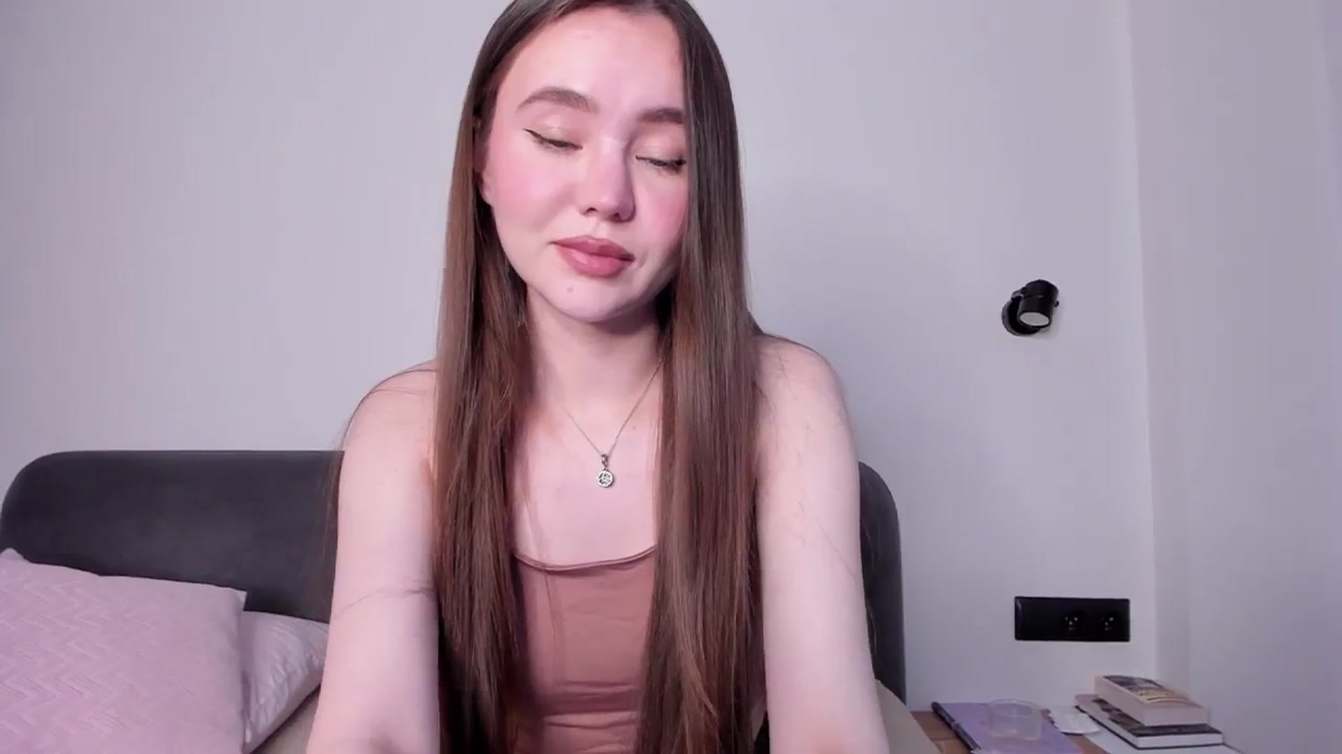 Gallery image thumbnail from SofiaShy's myfreecams stream on, 12/11/2023, 11:36 image 5 of 20