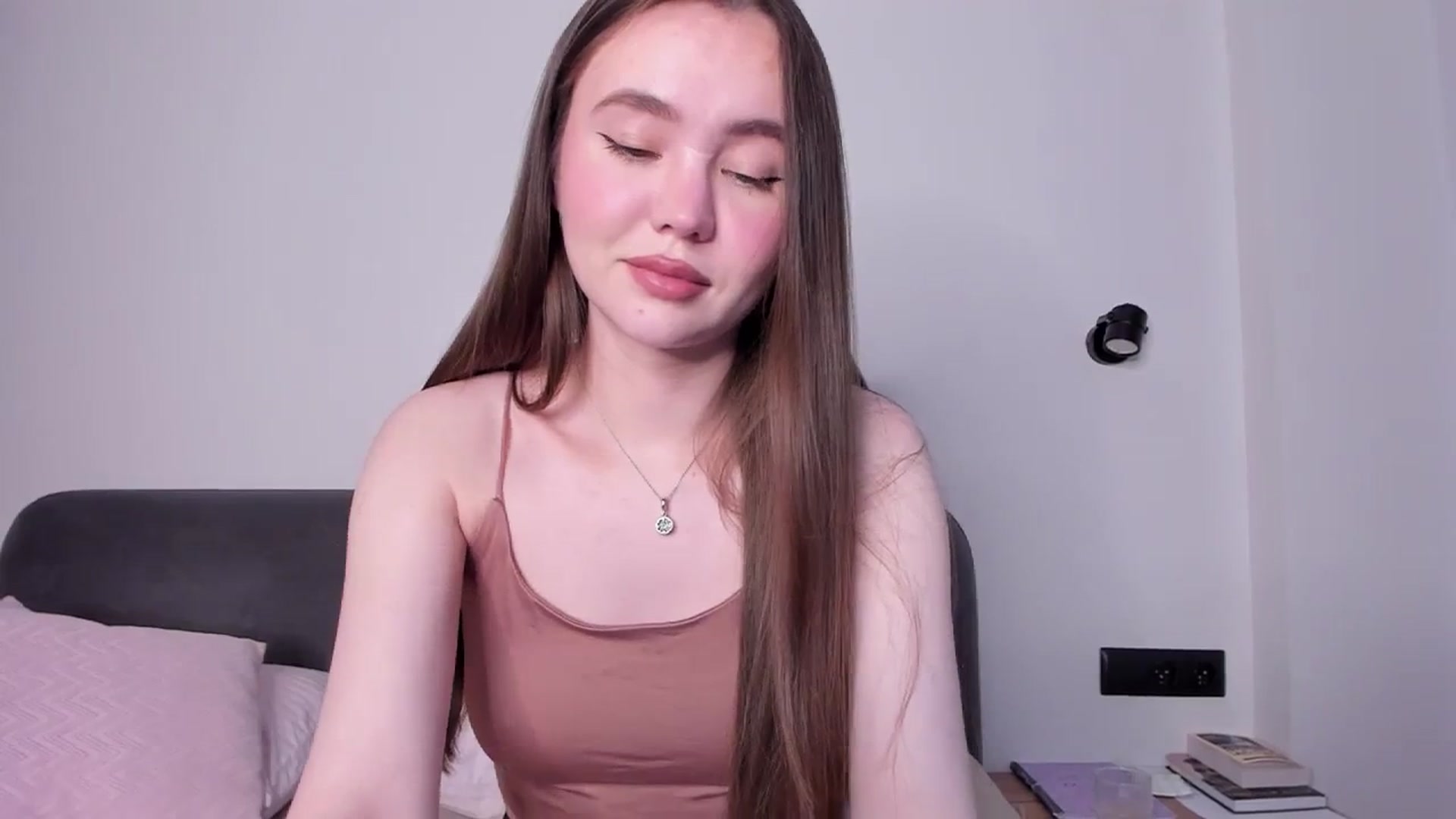Gallery image thumbnail from SofiaShy's myfreecams stream on, 12/11/2023, 11:36 image 14 of 20
