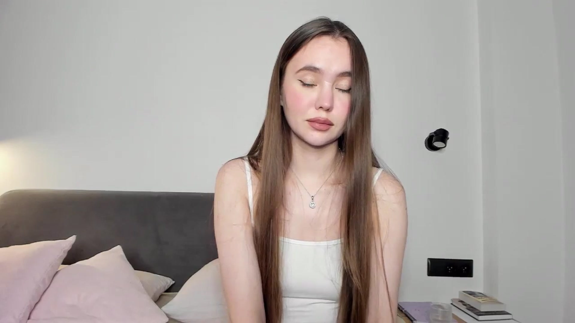 Gallery image thumbnail from SofiaShy's myfreecams stream on, 12/12/2023, 17:08 image 5 of 20