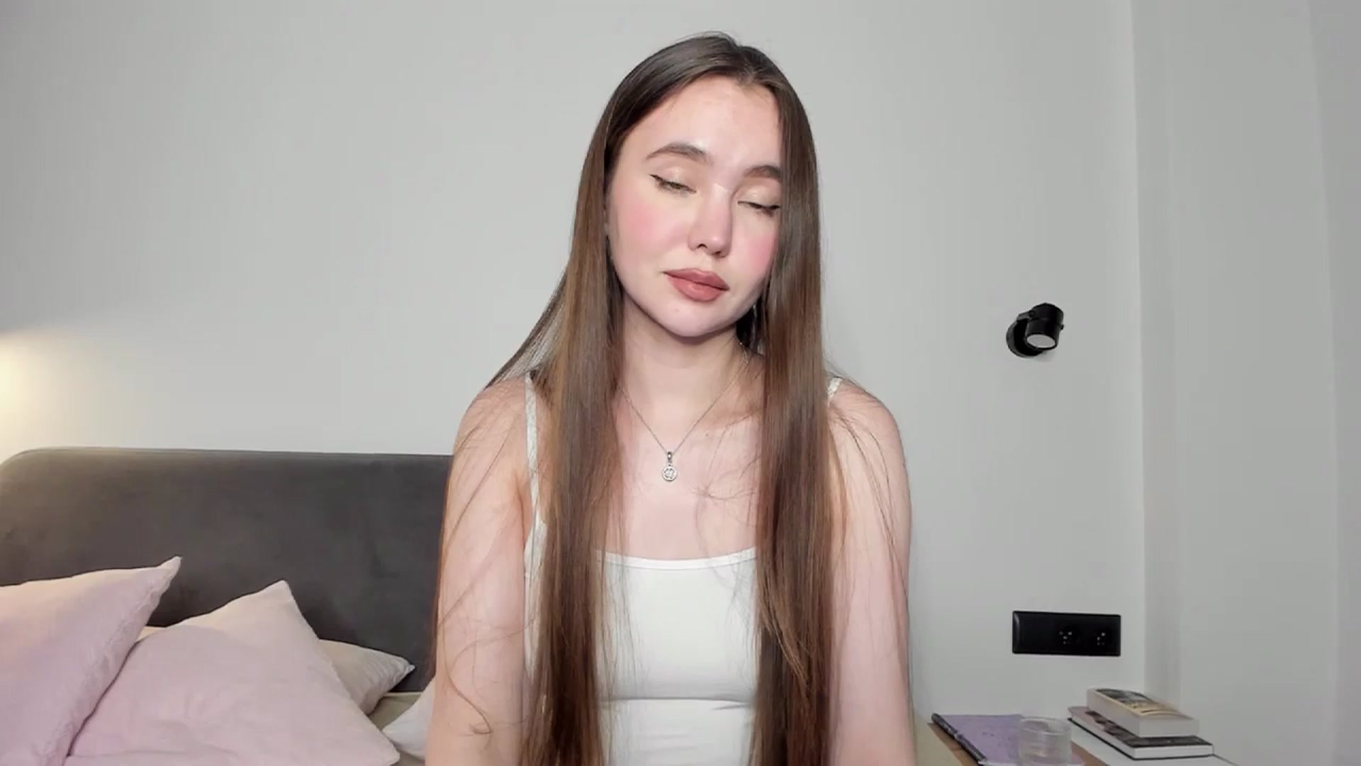 Gallery image thumbnail from SofiaShy's myfreecams stream on, 12/12/2023, 17:08 image 4 of 20