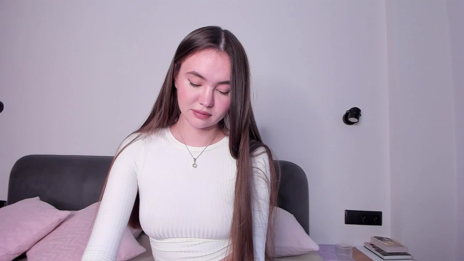 Gallery image thumbnail from SofiaShy's myfreecams stream on, 12/15/2023, 11:53 image 4 of 20