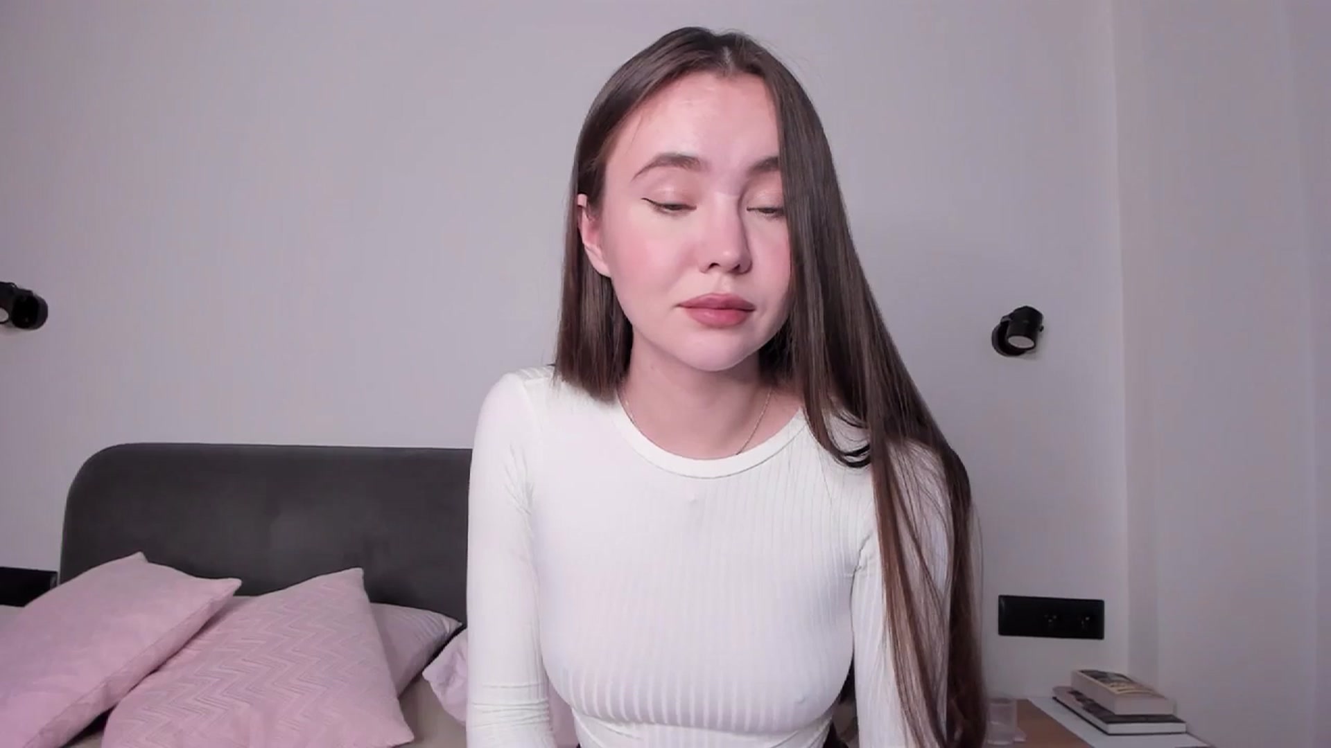 Gallery image thumbnail from SofiaShy's myfreecams stream on, 12/15/2023, 12:42 image 11 of 20