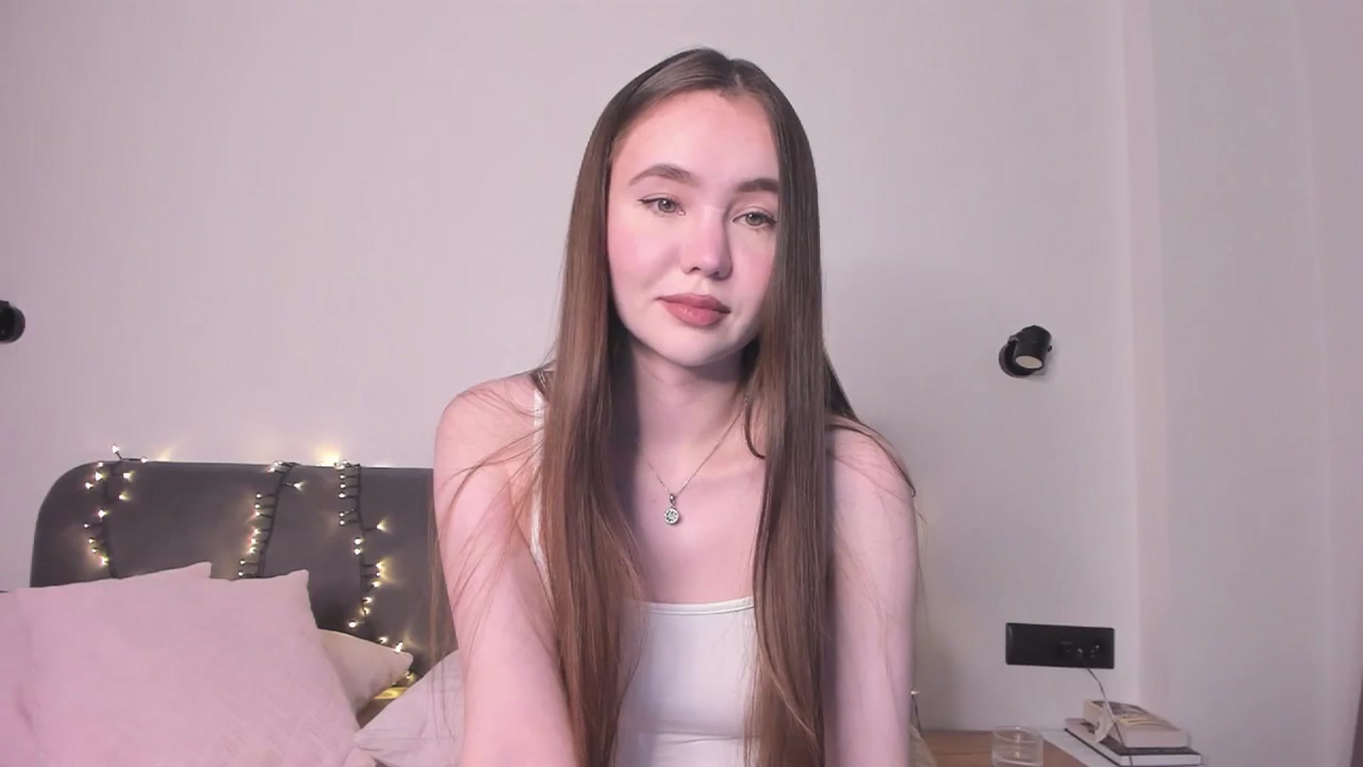 Gallery image thumbnail from SofiaShy's myfreecams stream on, 12/29/2023, 12:37 image 16 of 20