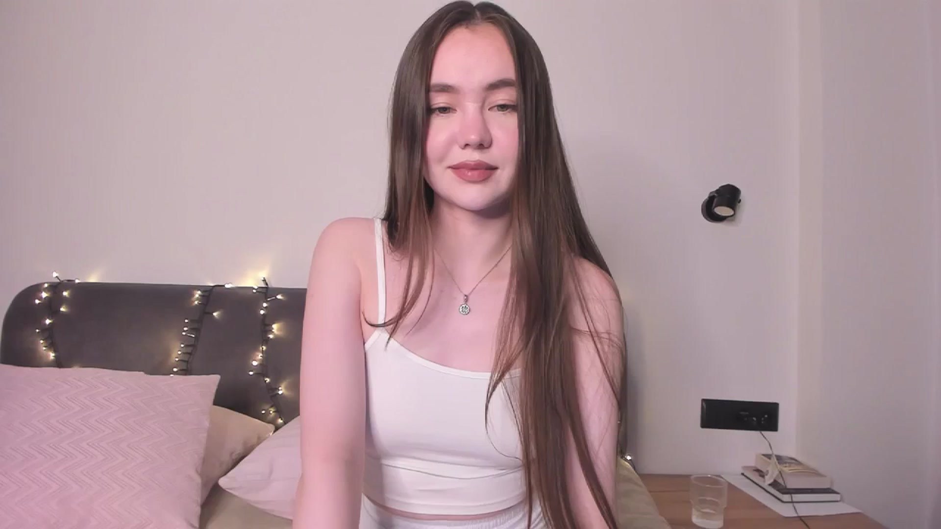 Gallery image thumbnail from SofiaShy's myfreecams stream on, 12/29/2023, 14:11 image 13 of 20