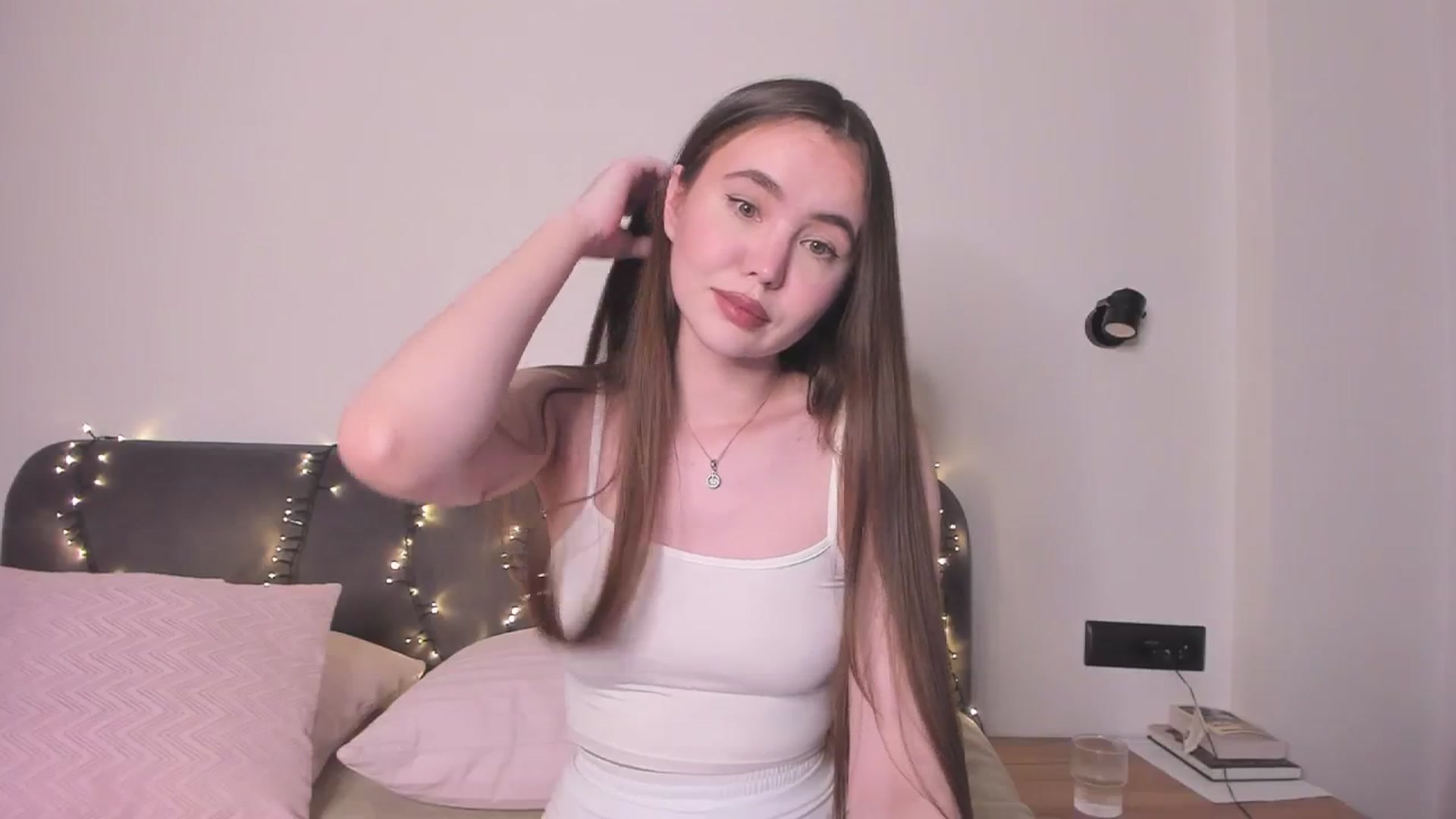 Gallery image thumbnail from SofiaShy's myfreecams stream on, 12/29/2023, 14:11 image 7 of 20