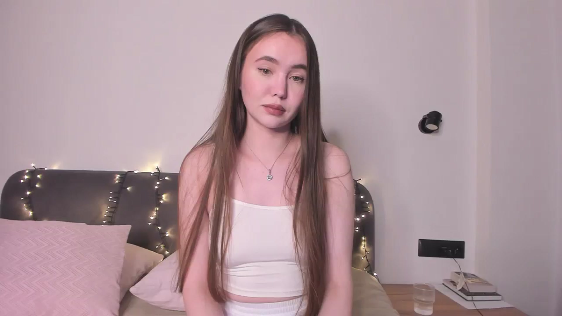 Gallery image thumbnail from SofiaShy's myfreecams stream on, 12/29/2023, 14:11 image 6 of 20