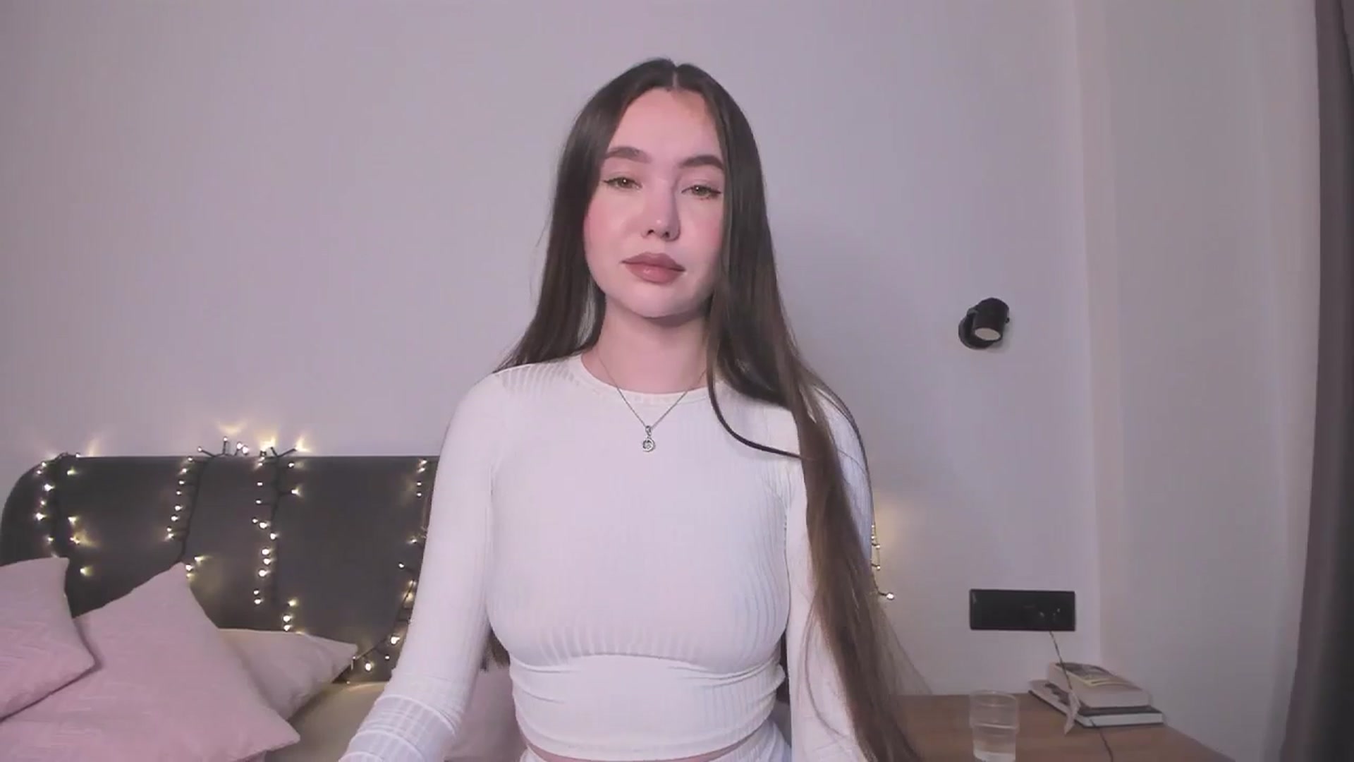 Gallery image thumbnail from SofiaShy's myfreecams stream on, 12/30/2023, 12:40 image 16 of 20