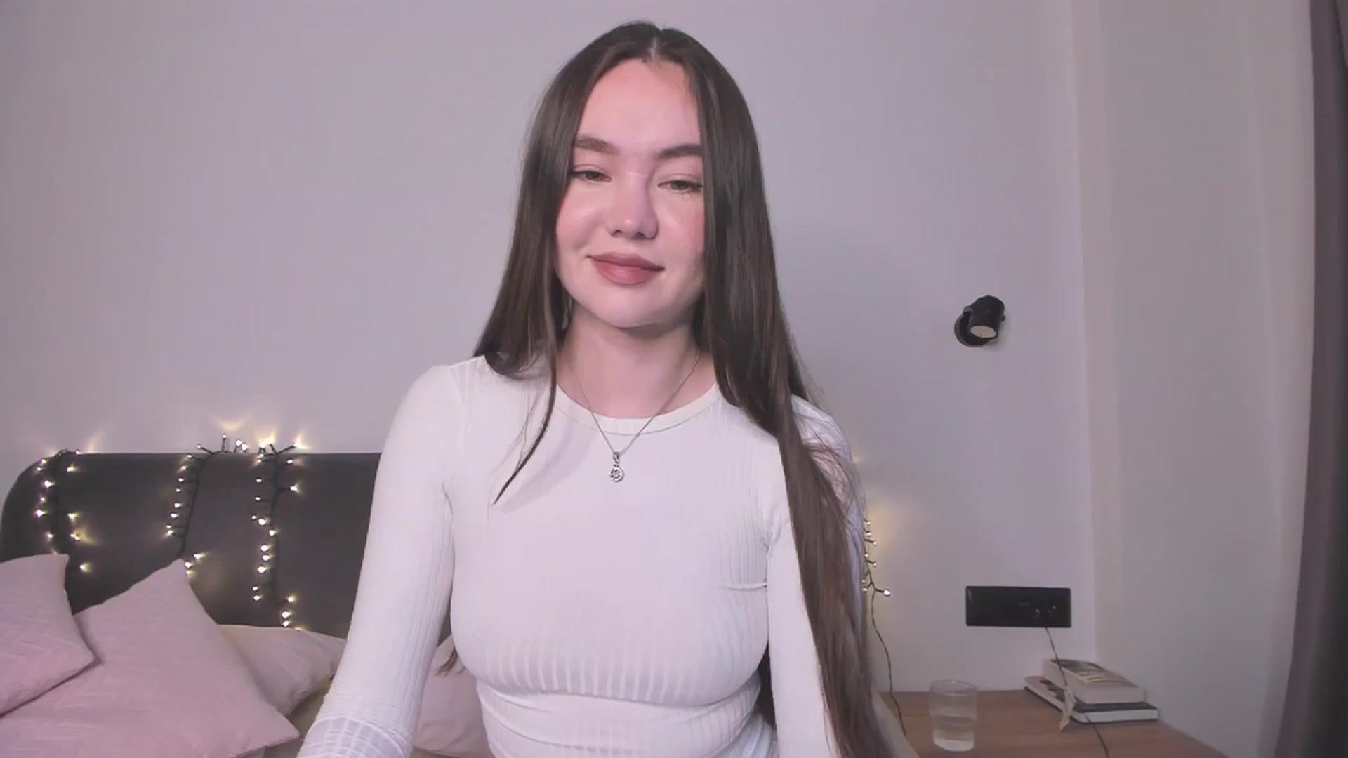 Gallery image thumbnail from SofiaShy's myfreecams stream on, 12/30/2023, 12:40 image 18 of 20