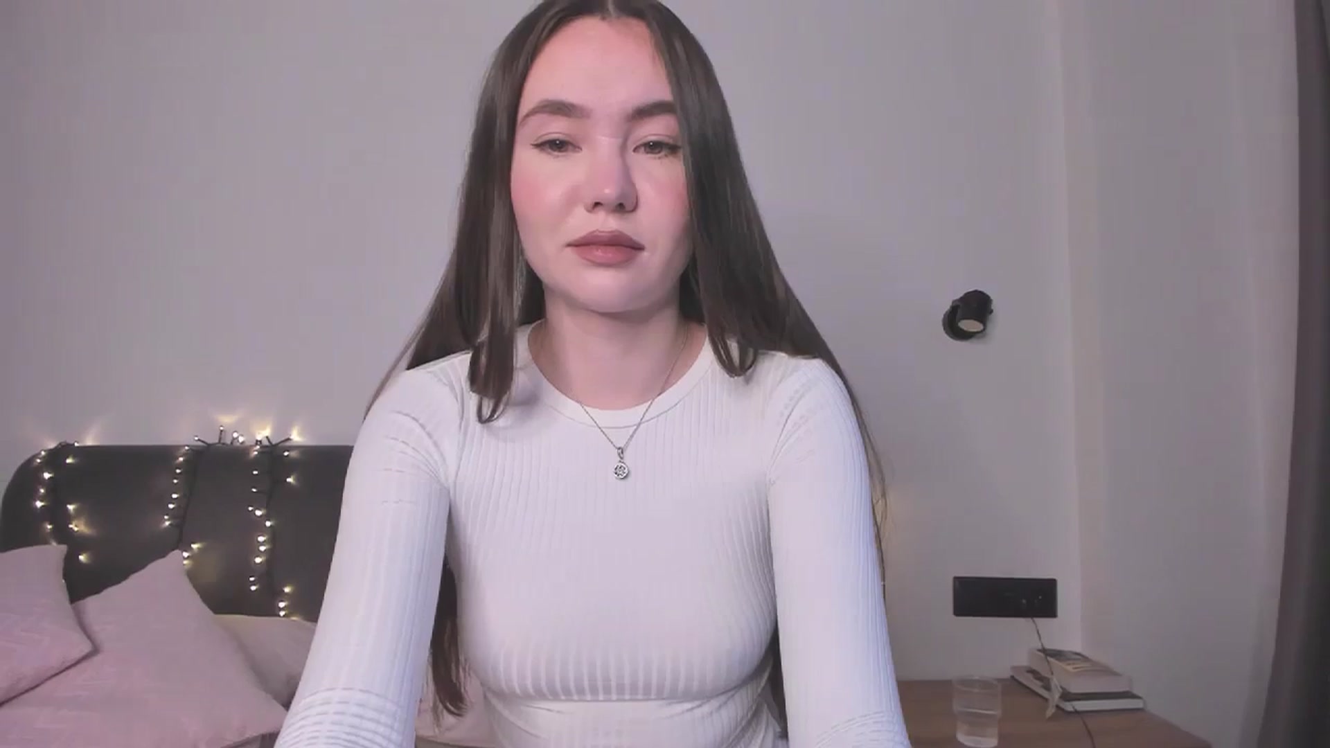 Gallery image thumbnail from SofiaShy's myfreecams stream on, 12/30/2023, 12:40 image 8 of 20