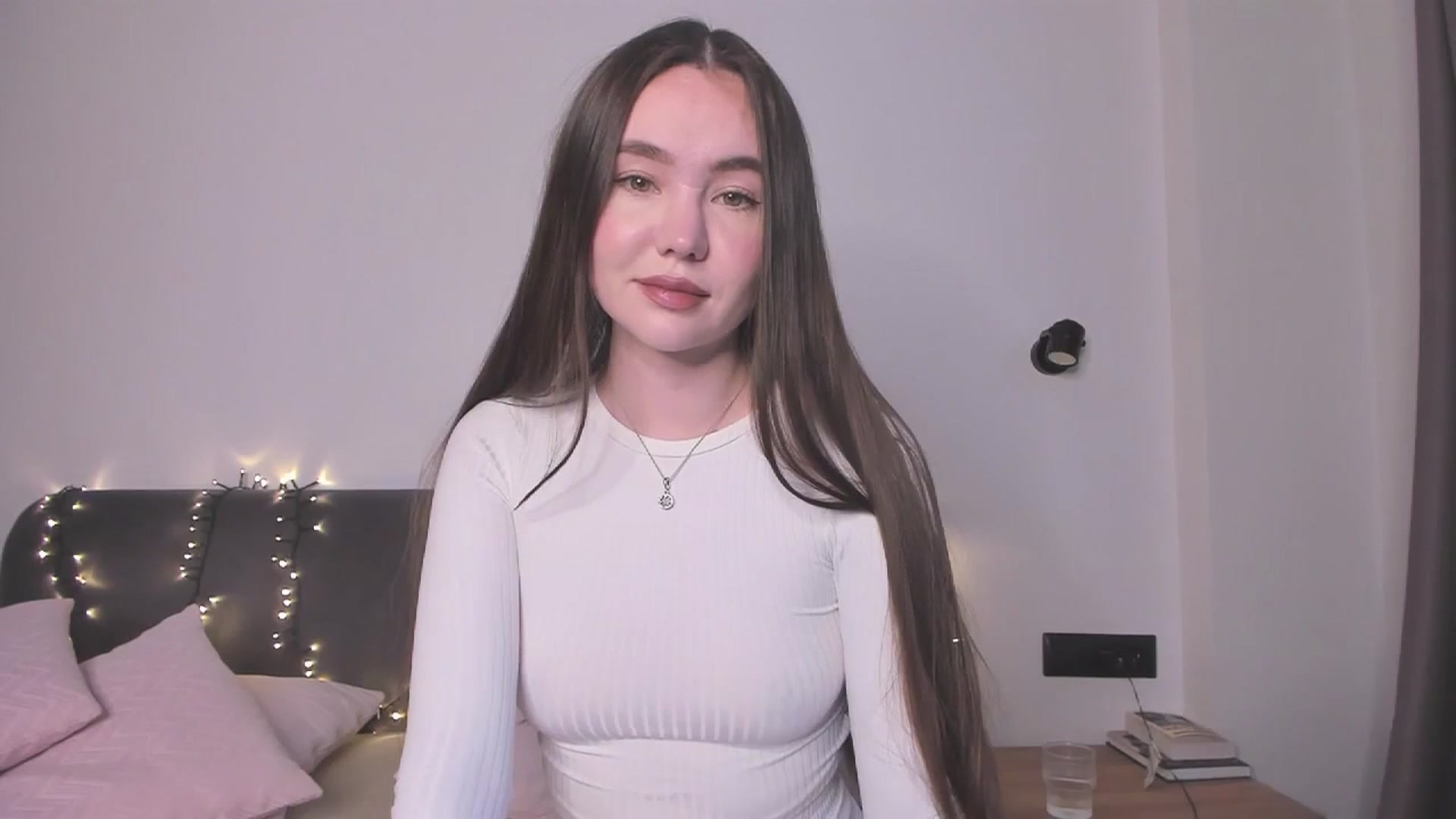 Gallery image thumbnail from SofiaShy's myfreecams stream on, 12/30/2023, 12:40 image 17 of 20