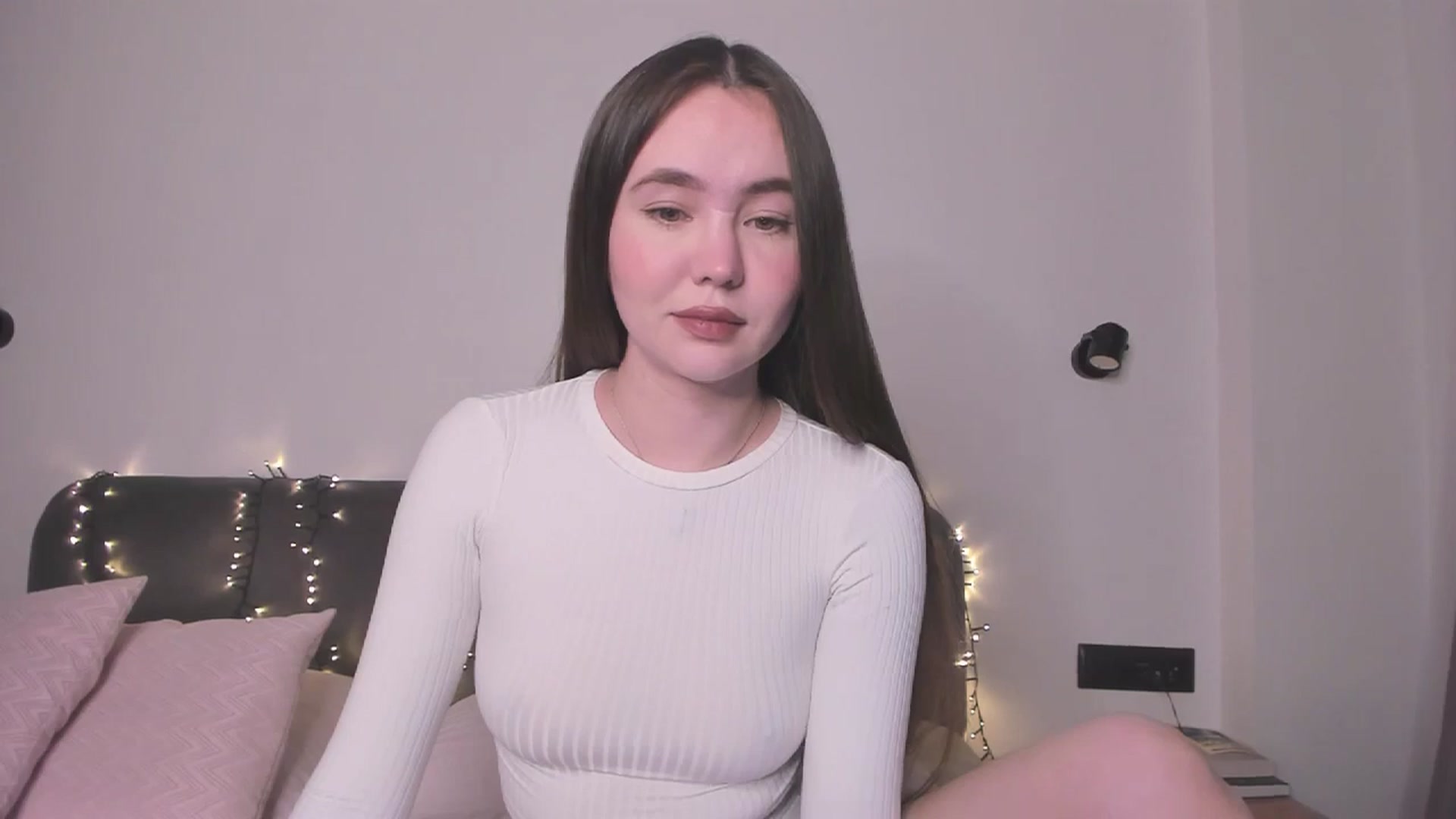 Gallery image thumbnail from SofiaShy's myfreecams stream on, 12/30/2023, 14:05 image 14 of 20