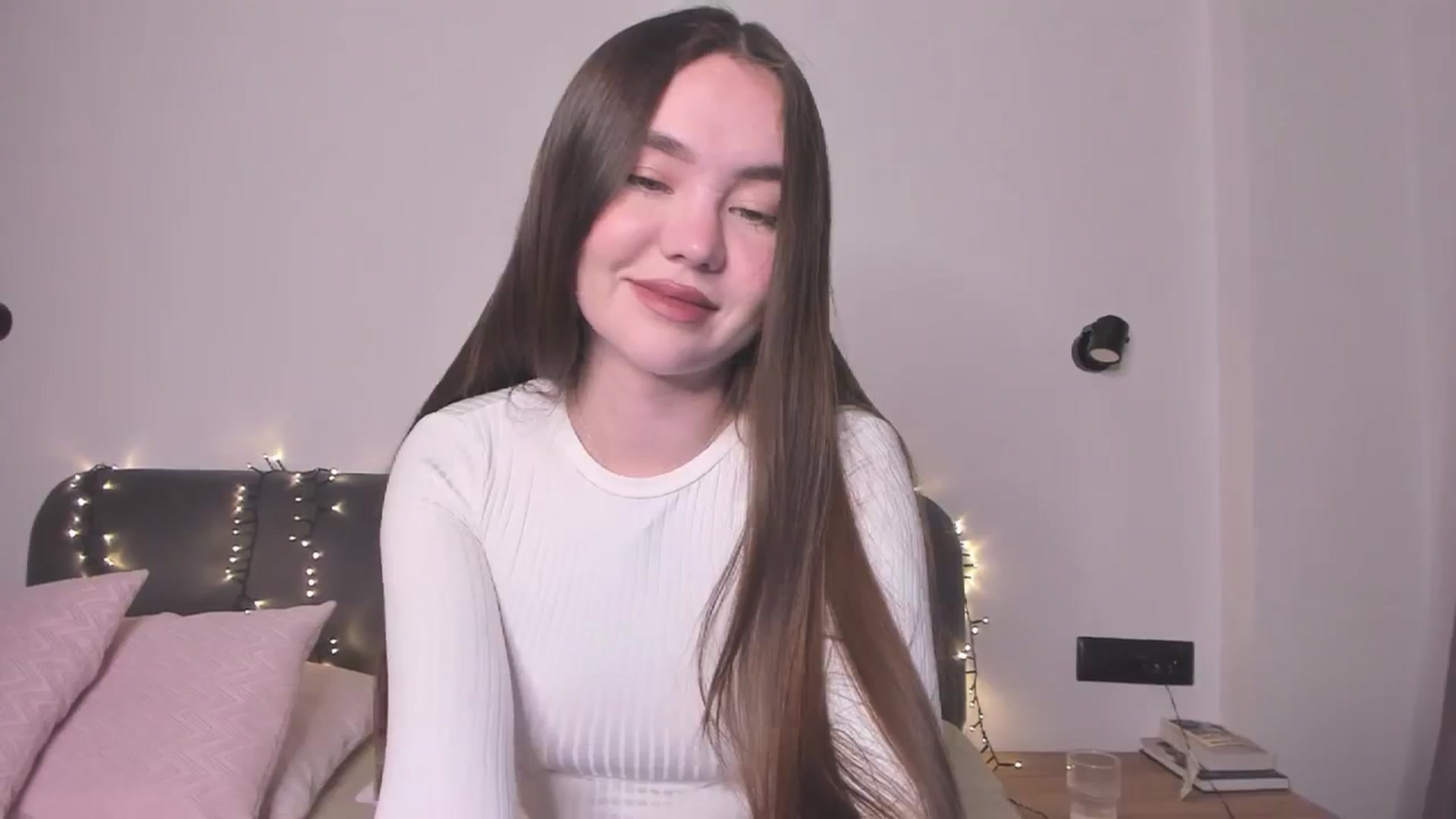 Gallery image thumbnail from SofiaShy's myfreecams stream on, 12/30/2023, 14:05 image 18 of 20