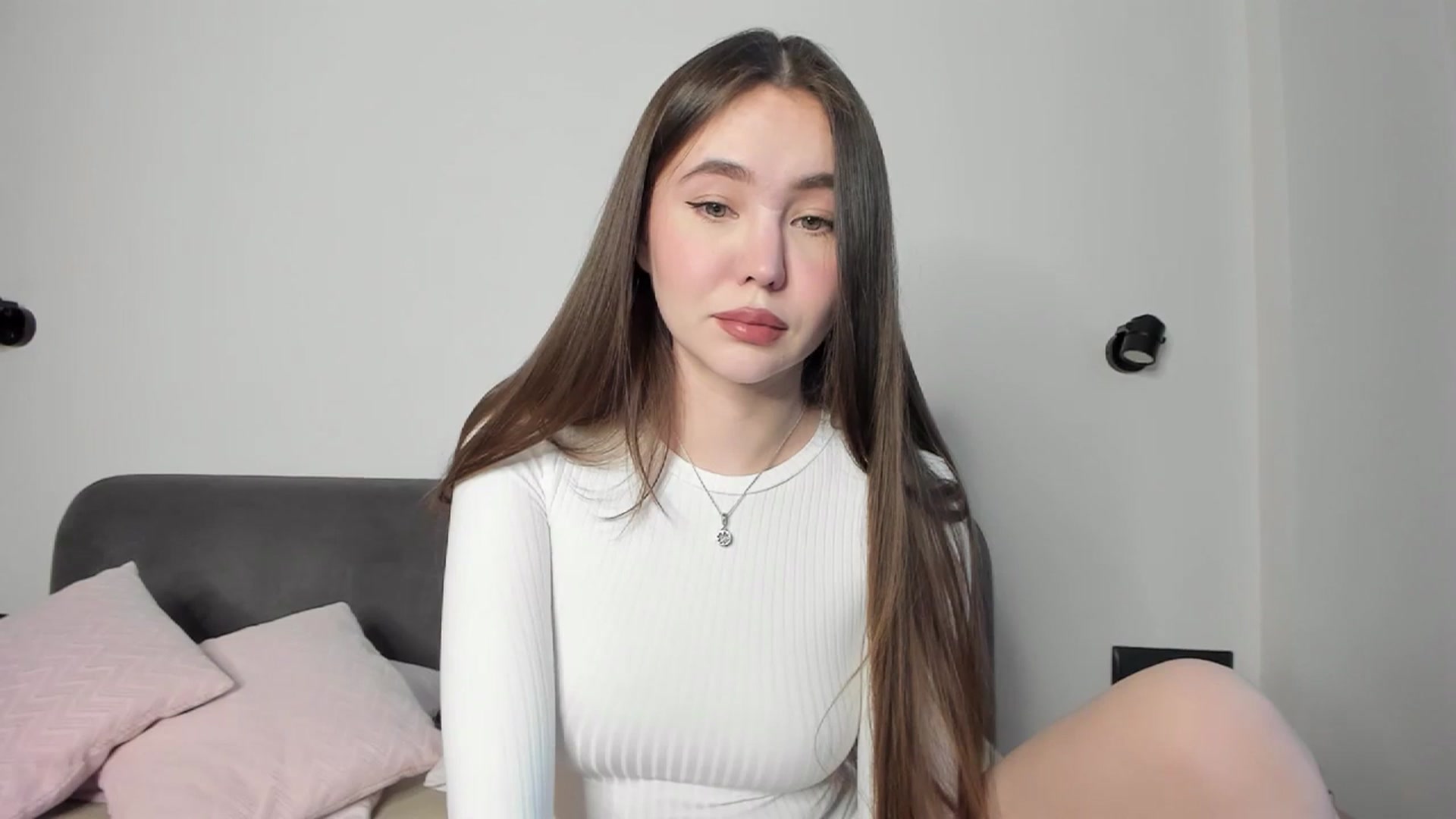 Gallery image thumbnail from SofiaShy's myfreecams stream on, 01/10/2024, 12:08 image 6 of 20