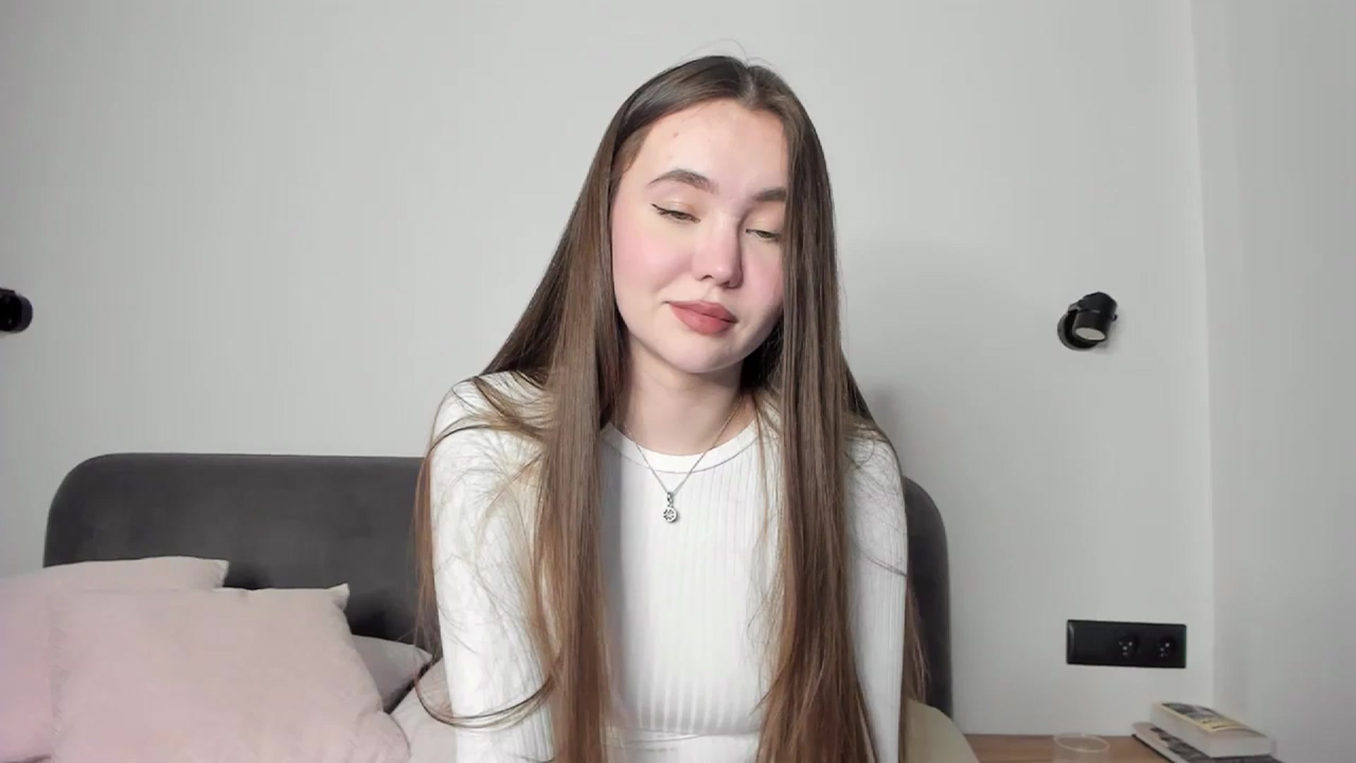 Gallery image thumbnail from SofiaShy's myfreecams stream on, 01/10/2024, 13:31 image 13 of 20