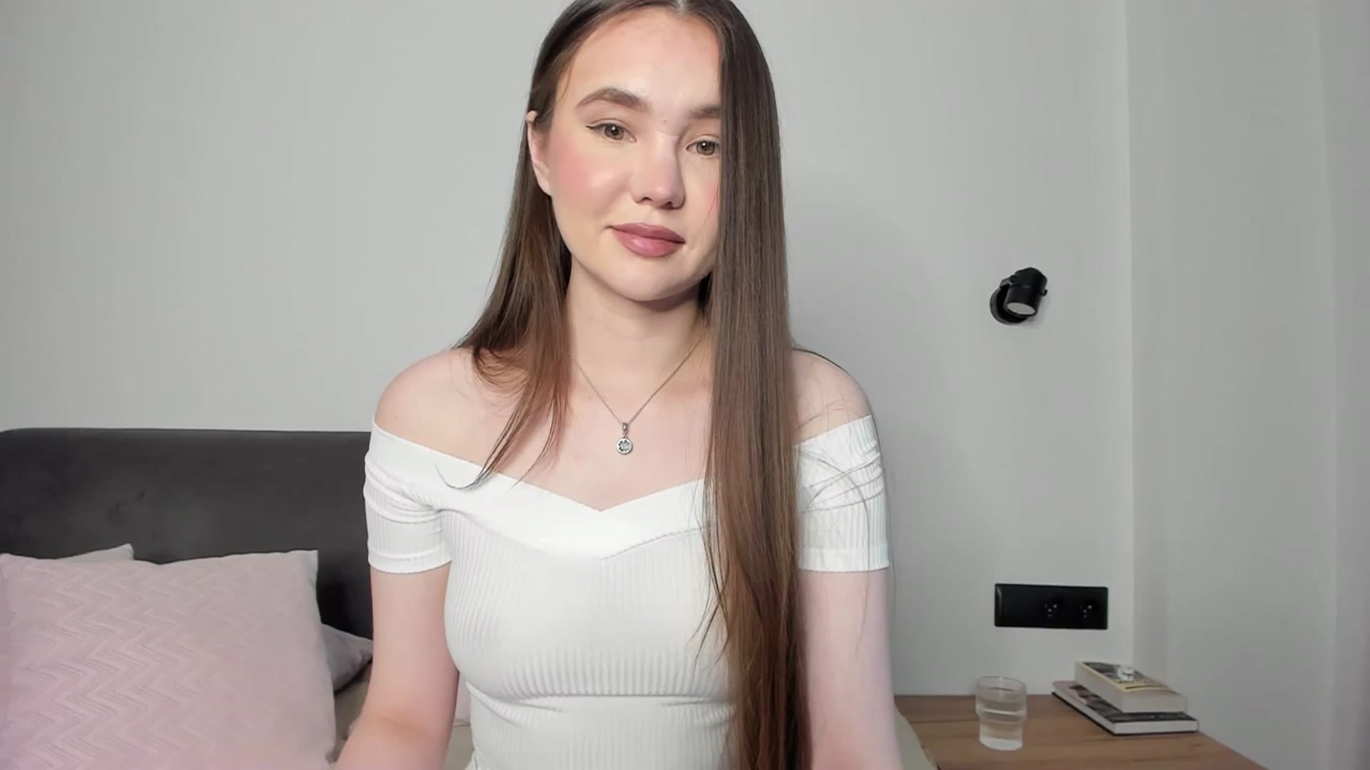 Gallery image thumbnail from SofiaShy's myfreecams stream on, 02/15/2024, 13:46 image 15 of 20