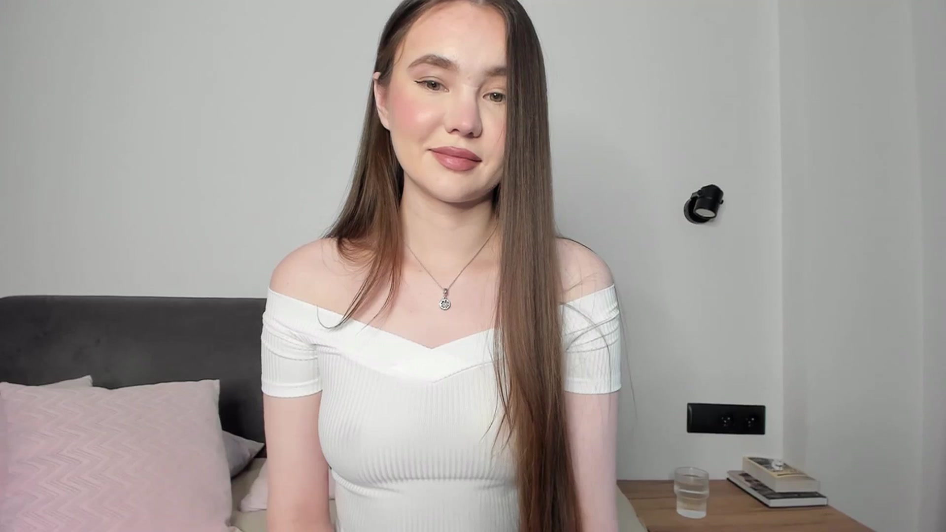 Gallery image thumbnail from SofiaShy's myfreecams stream on, 02/15/2024, 13:46 image 14 of 20