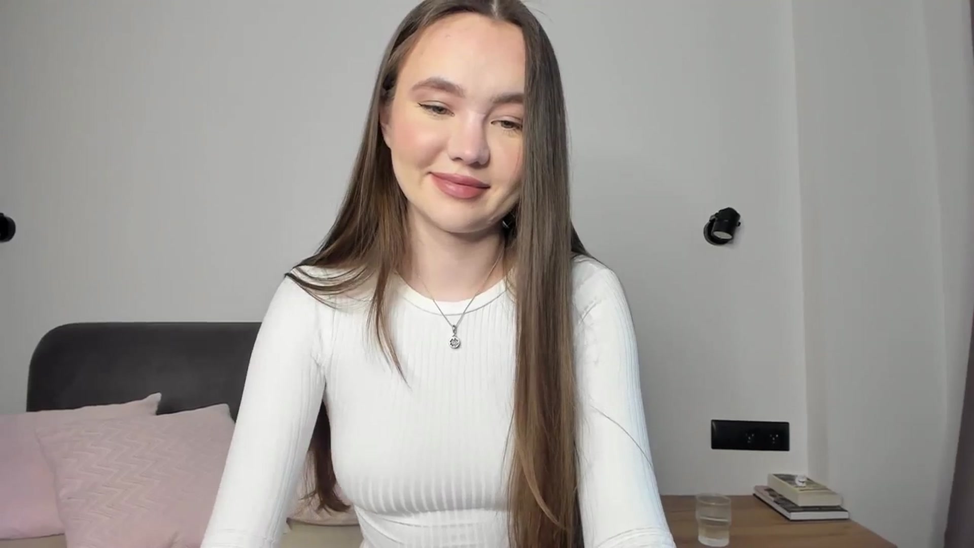 Gallery image thumbnail from SofiaShy's myfreecams stream on, 02/27/2024, 14:17 image 10 of 20