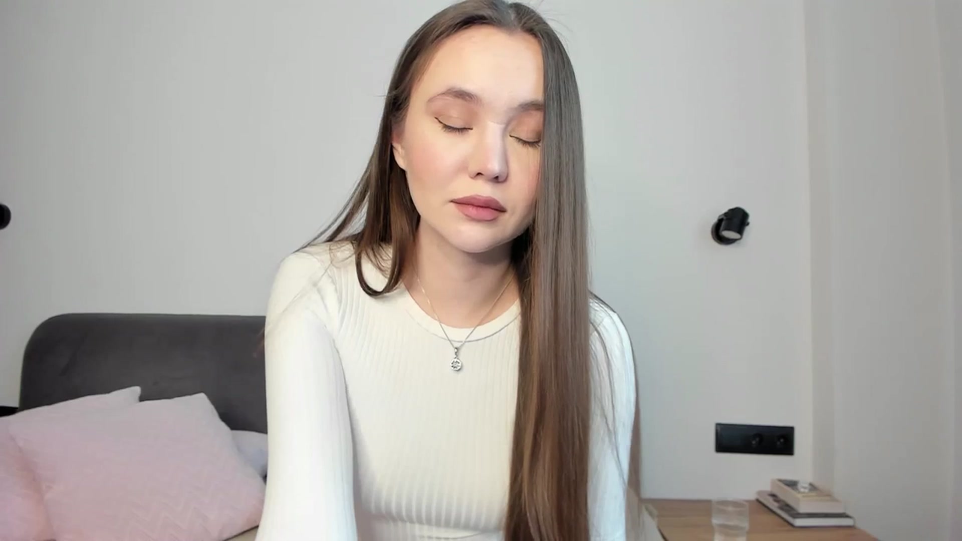 Gallery image thumbnail from SofiaShy's myfreecams stream on, 03/10/2024, 11:39 image 10 of 20