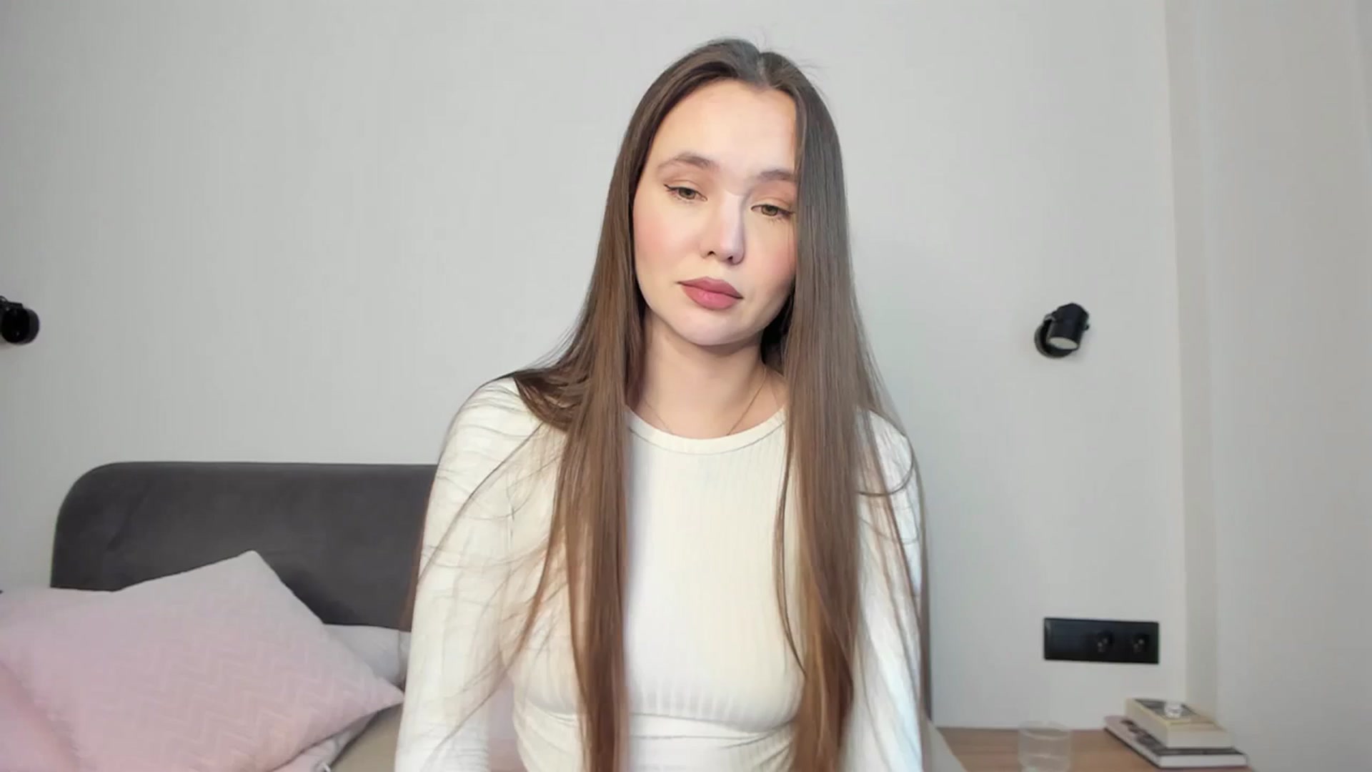 Gallery image thumbnail from SofiaShy's myfreecams stream on, 03/10/2024, 13:08 image 1 of 20